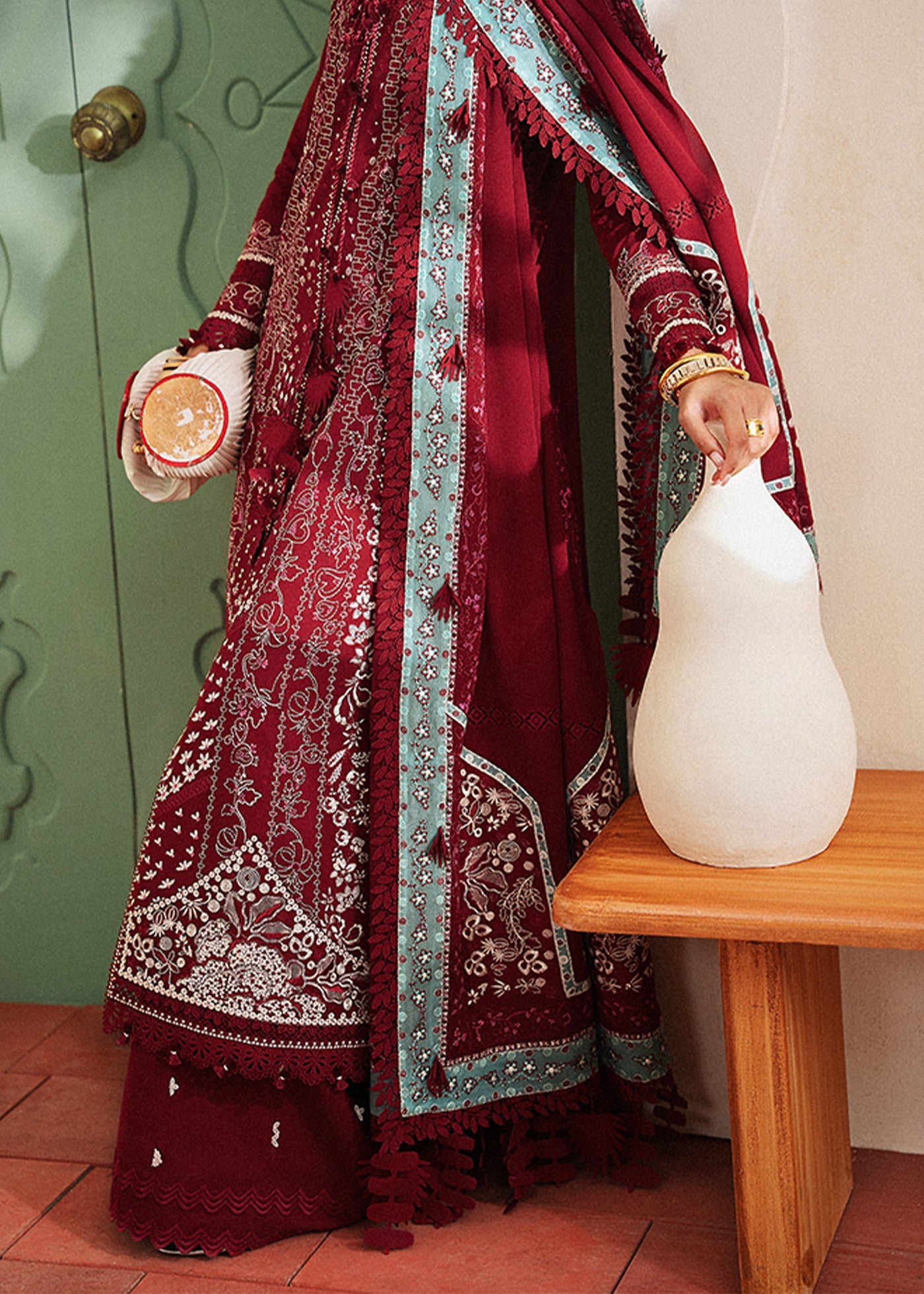INEESA | Suffuse by Sana Yasir Lawn’25