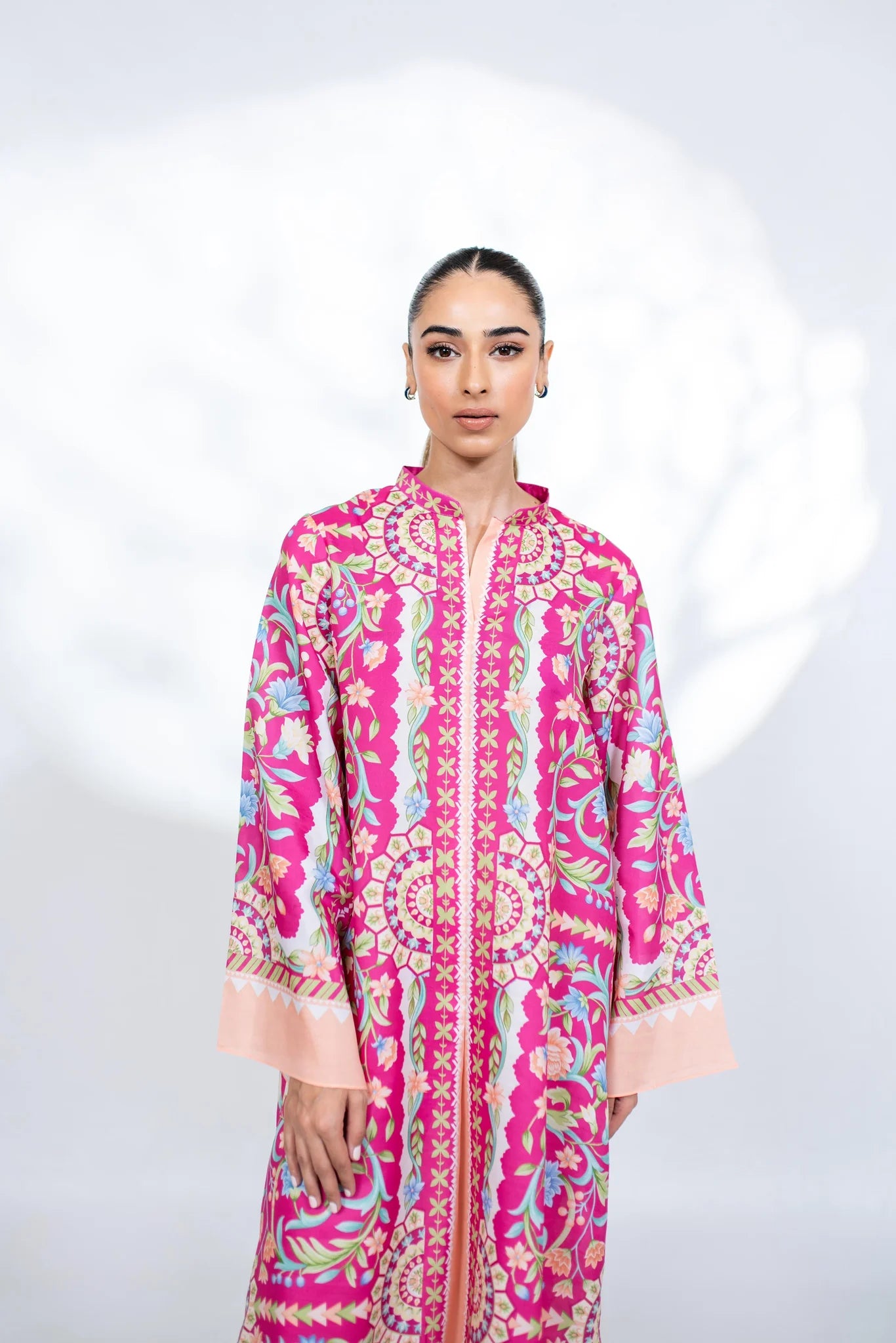 SHEBA (B) | BARAÉ KHANOM