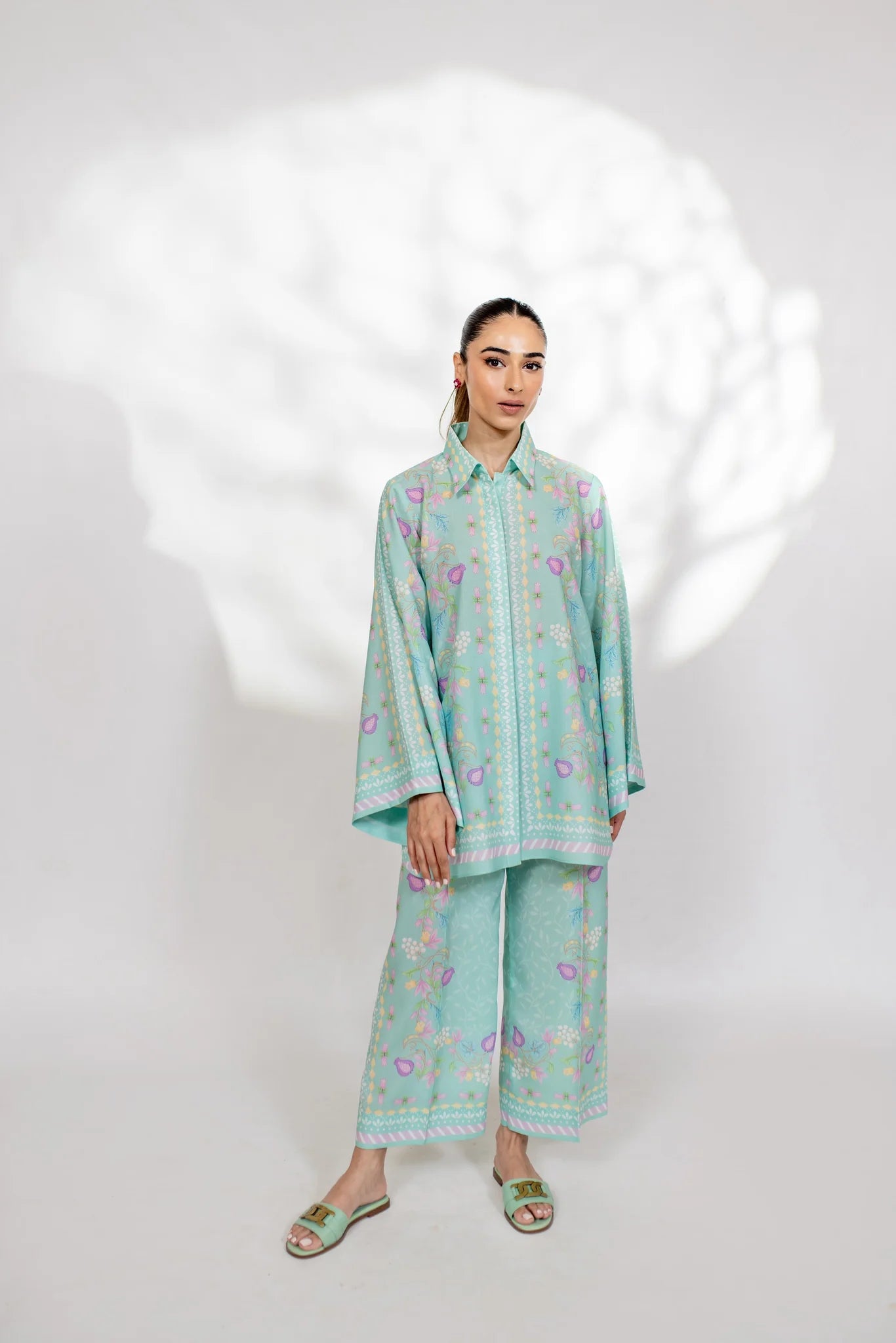 Pernia (A) | BARAÉ KHANOM