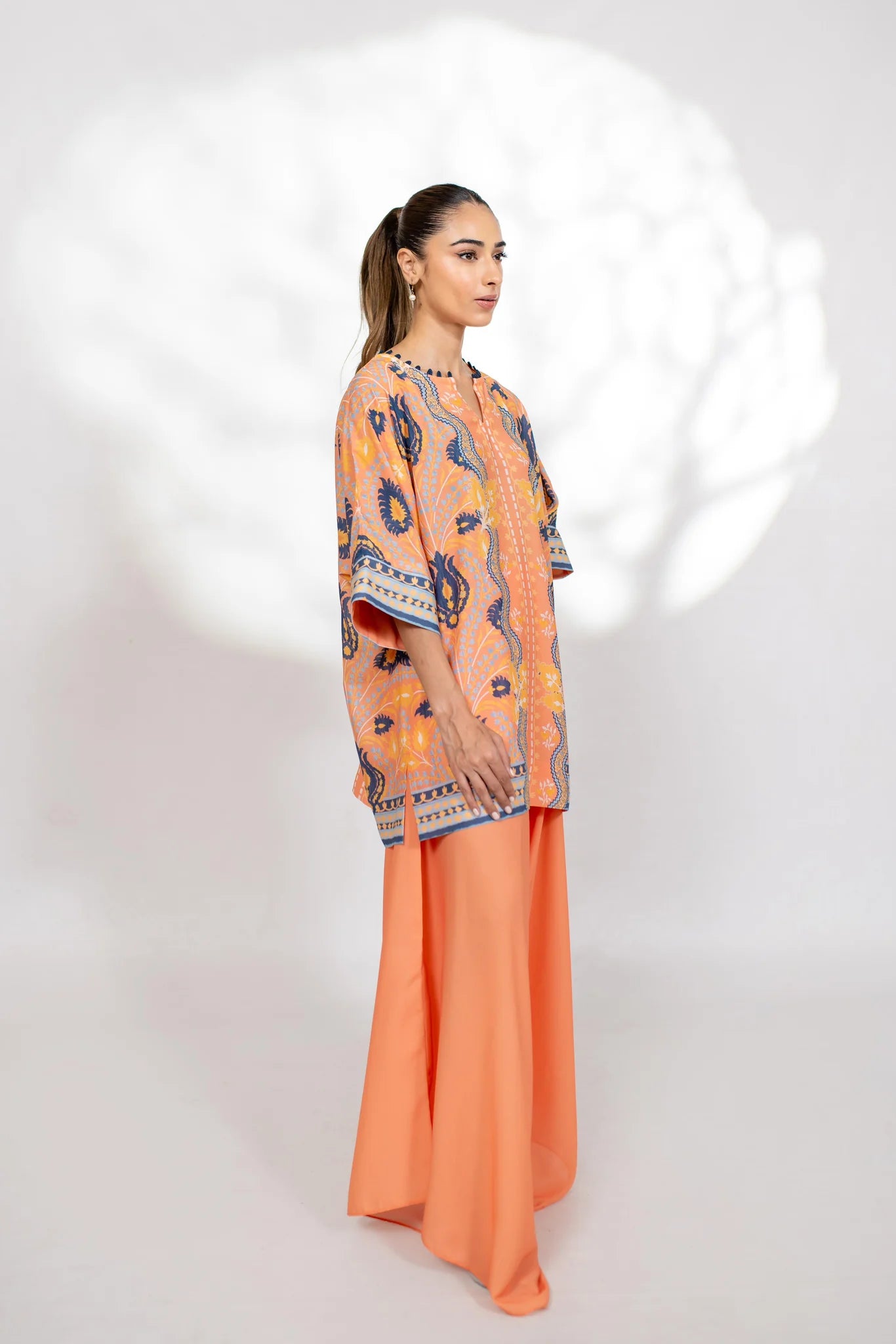 Olay | BARAÉ KHANOM