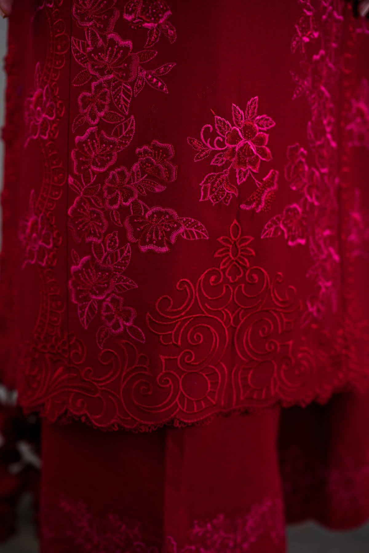 CRIMSON LUXURY PRINTED EMBROIDERED LAWN SET (NEL-25612) | ZAIB