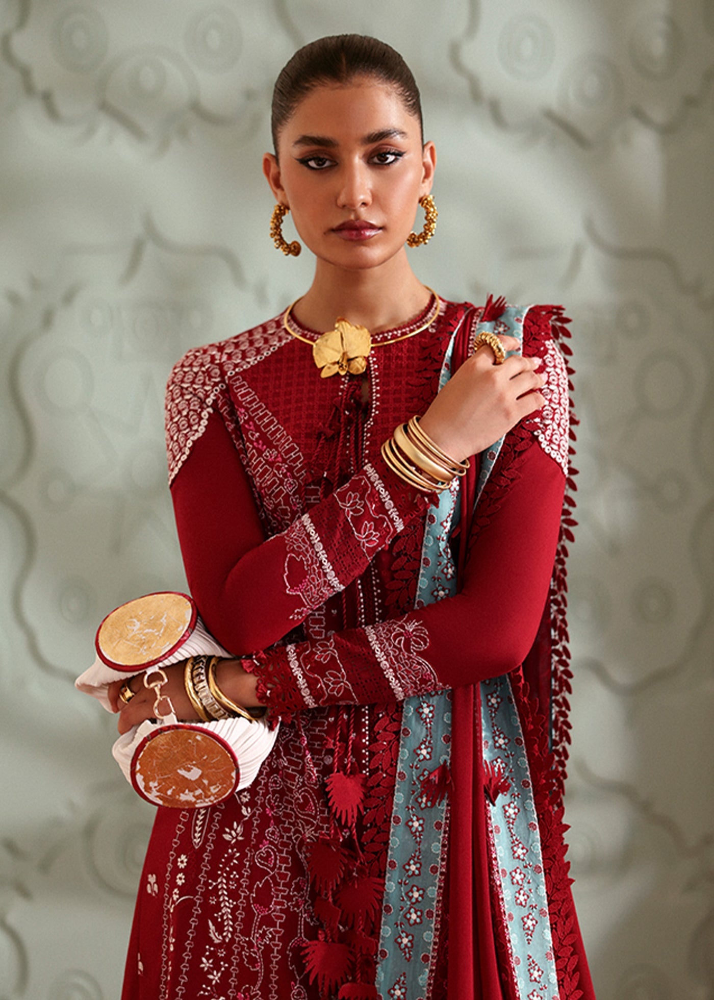 INEESA | Suffuse by Sana Yasir Lawn’25