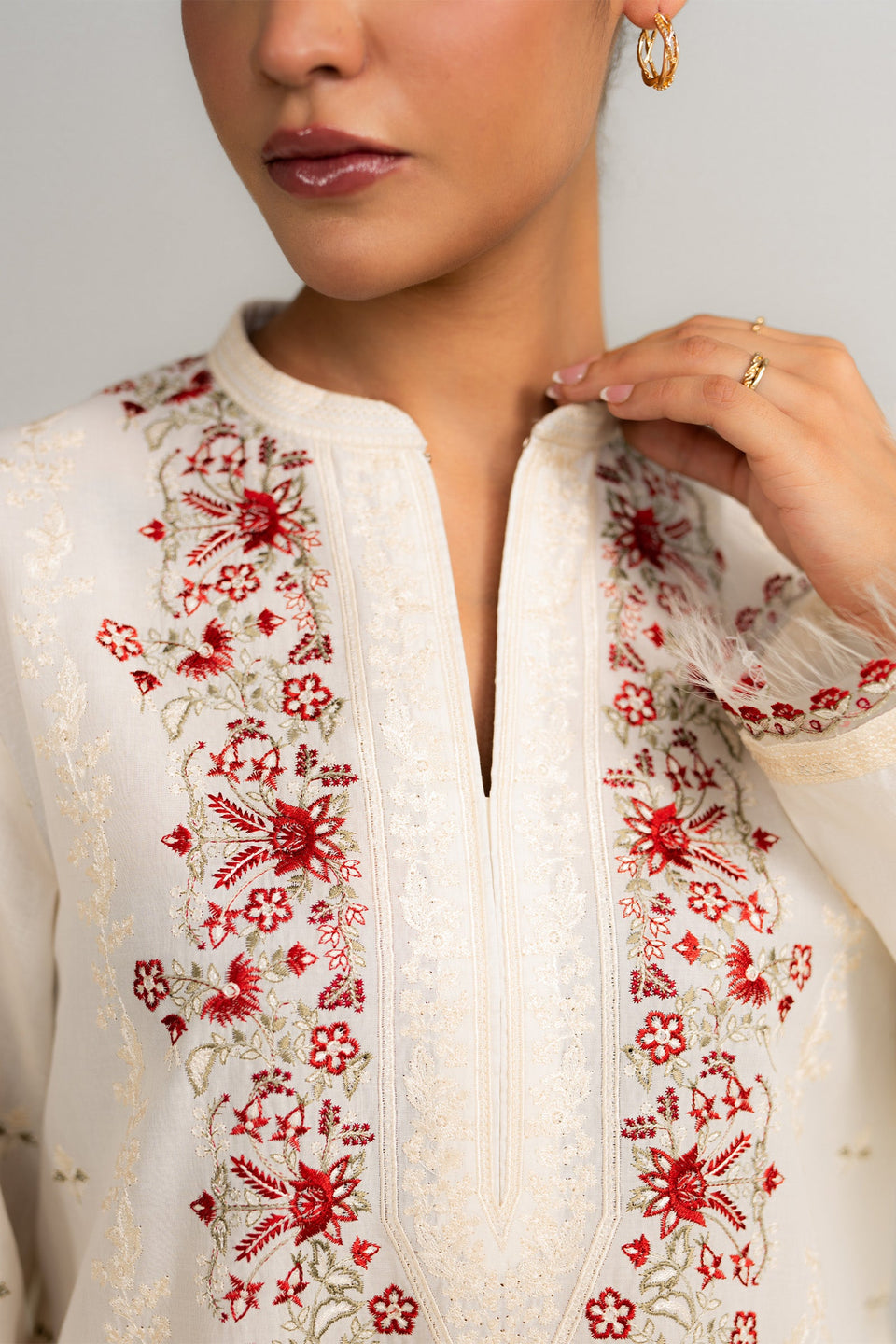 ZR25B0716 | Zara Shahjahan Basics