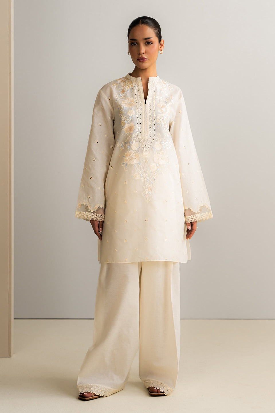 ZR25B0714 | Zara Shahjahan Basics