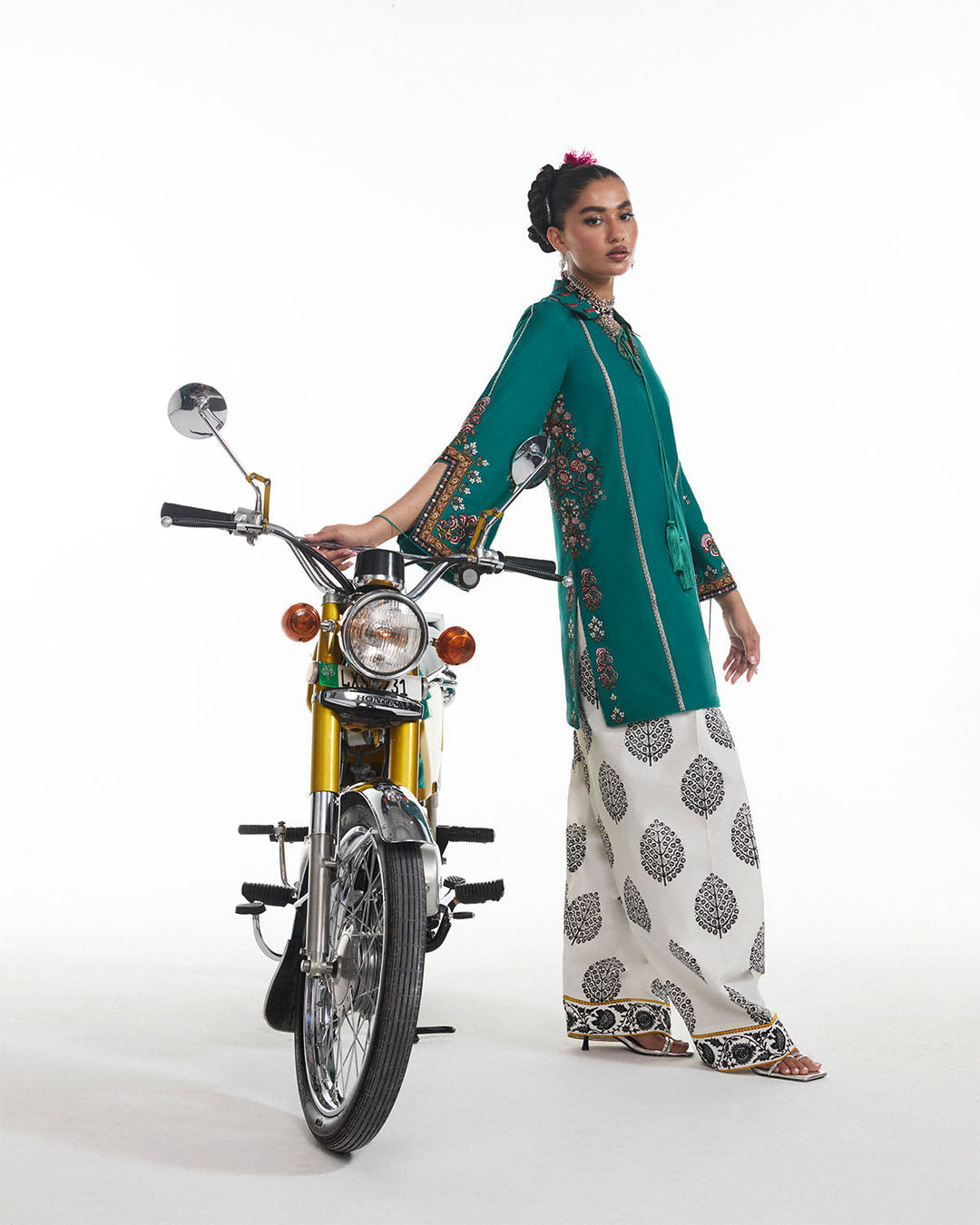 THALIA | Jugnu SS’25 EID Pret’25 (RTS)