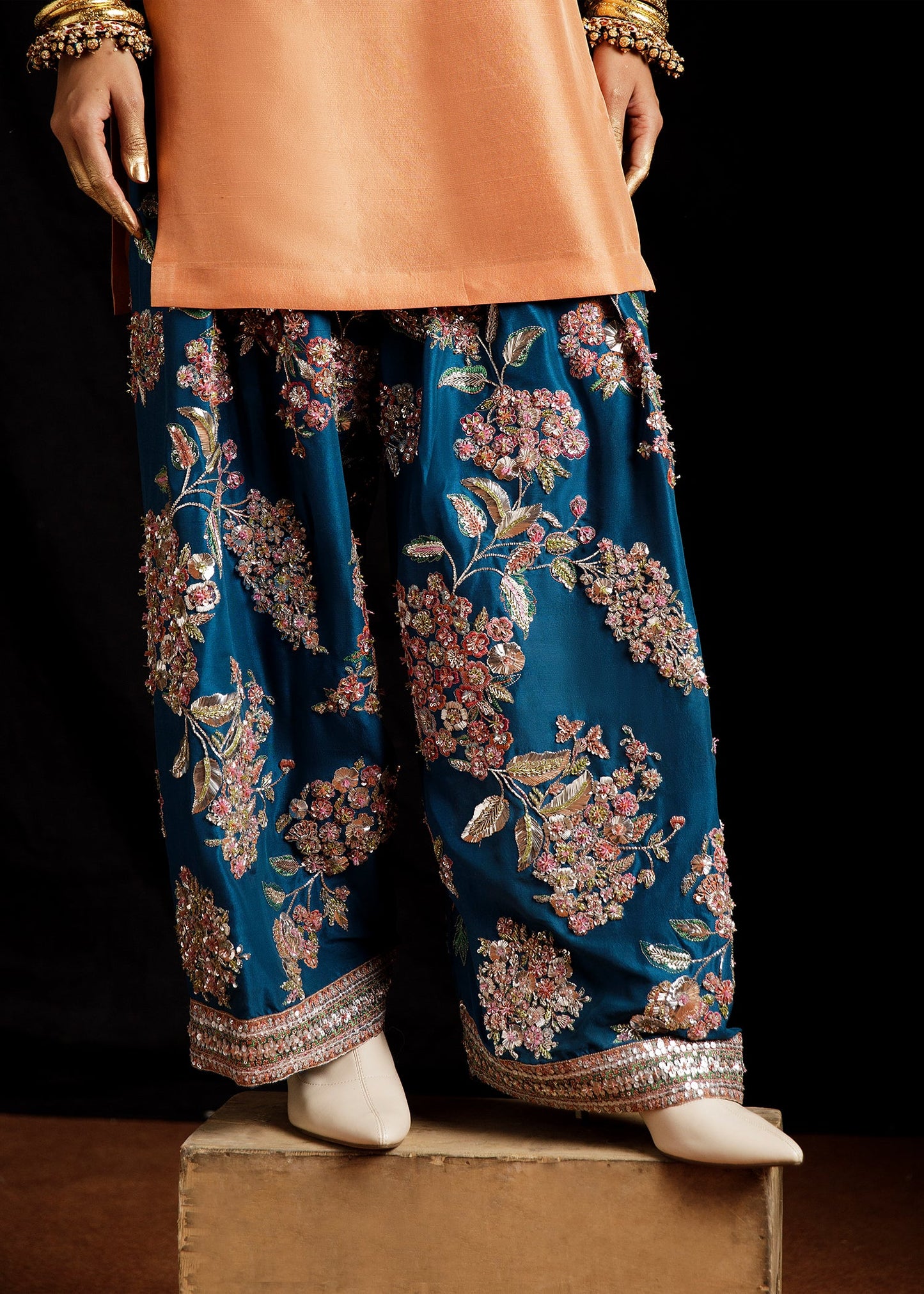 Vaskas | Hussain Rehar