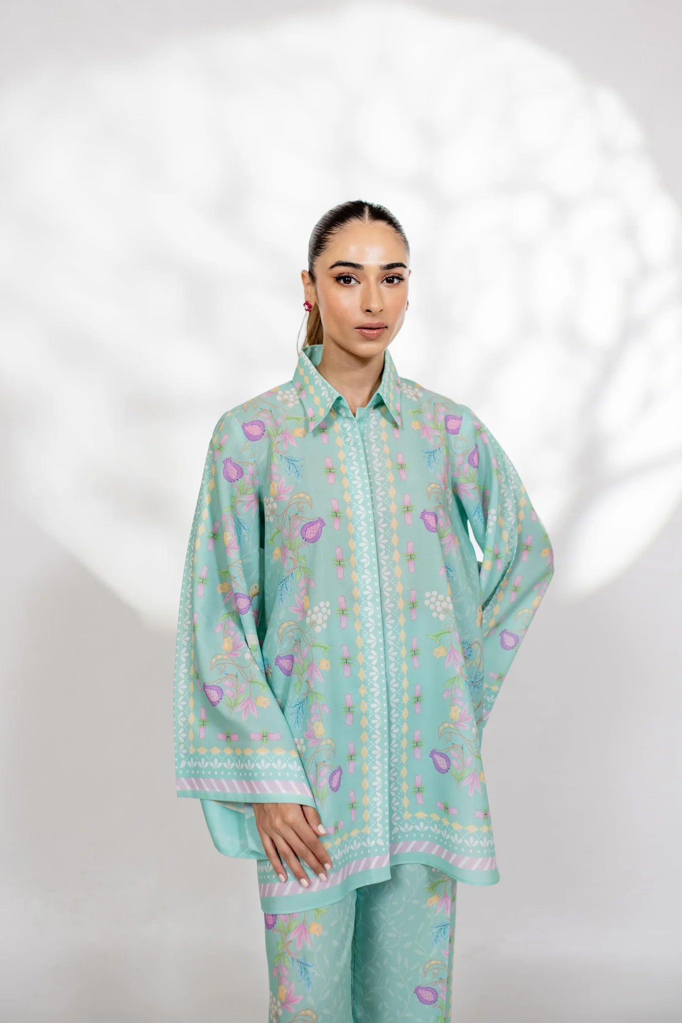 Pernia (A) | BARAÉ KHANOM