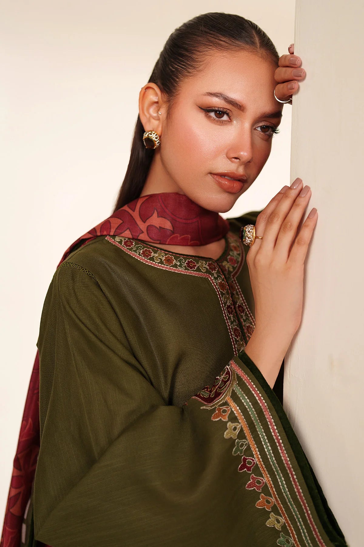 JZ-UW-D0239-0 | EMBROIDERED KHADDAR | Jazmin