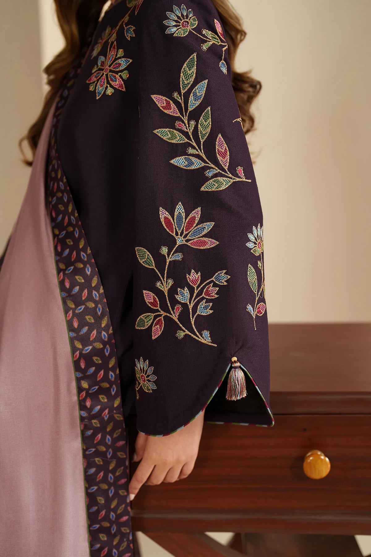 JZ-UW-D0166-0 | EMBROIDERED KHADDAR | Jazmin