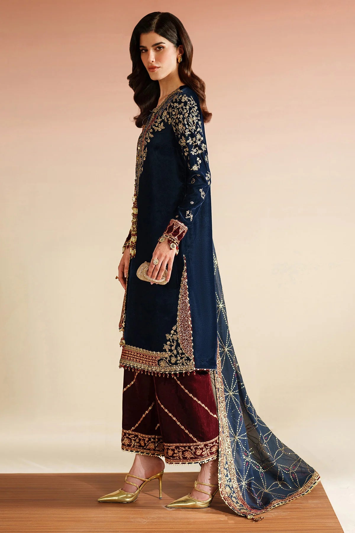 JZ-VVF-D7-0 | EMBROIDERED VELVET FORMAL | Jazmin