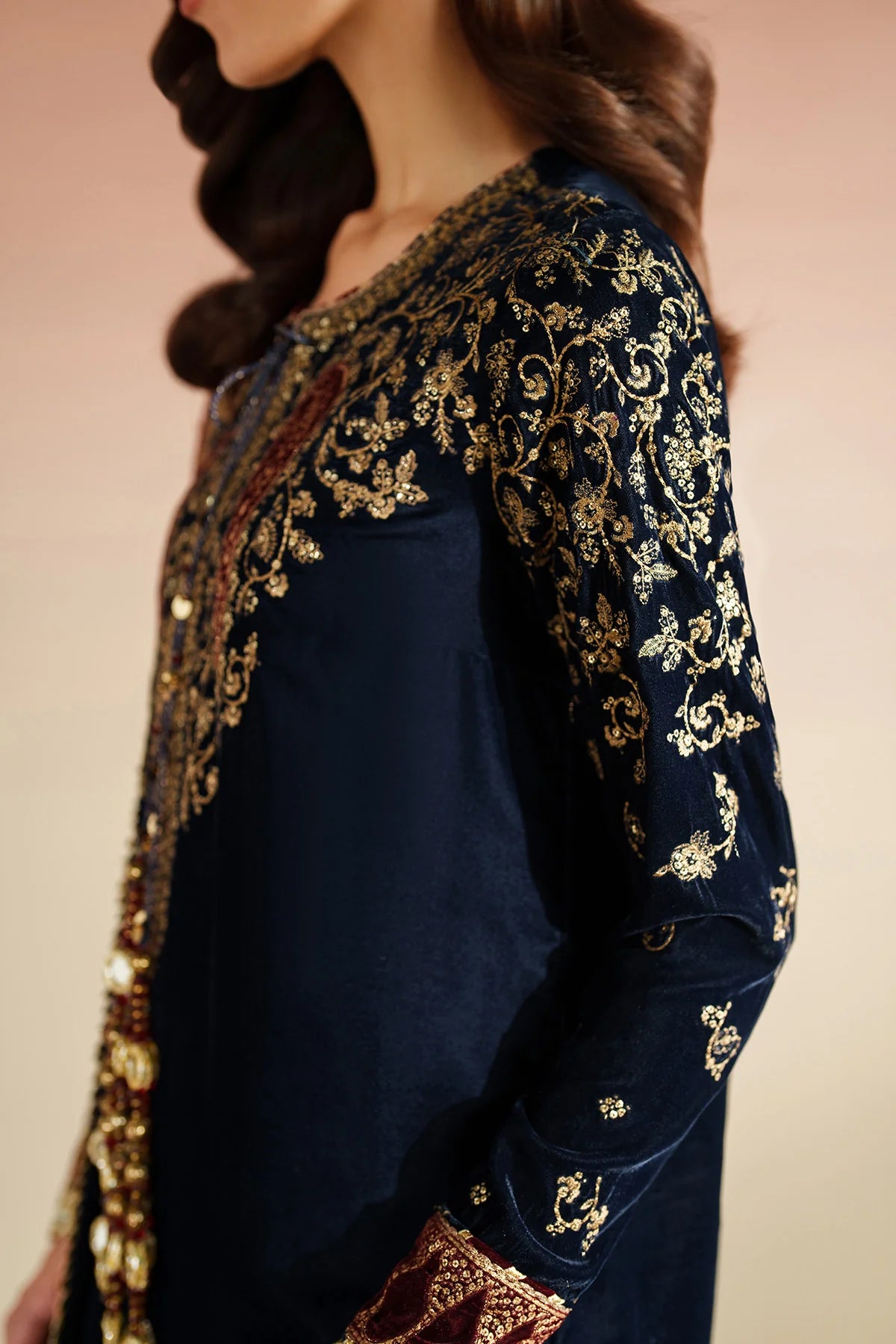JZ-VVF-D7-0 | EMBROIDERED VELVET FORMAL | Jazmin