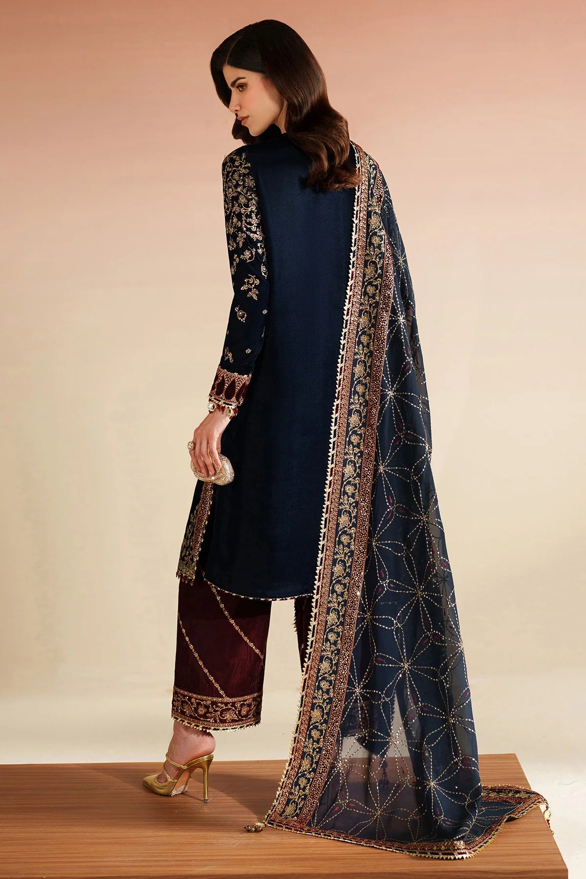 JZ-VVF-D7-0 | EMBROIDERED VELVET FORMAL | Jazmin