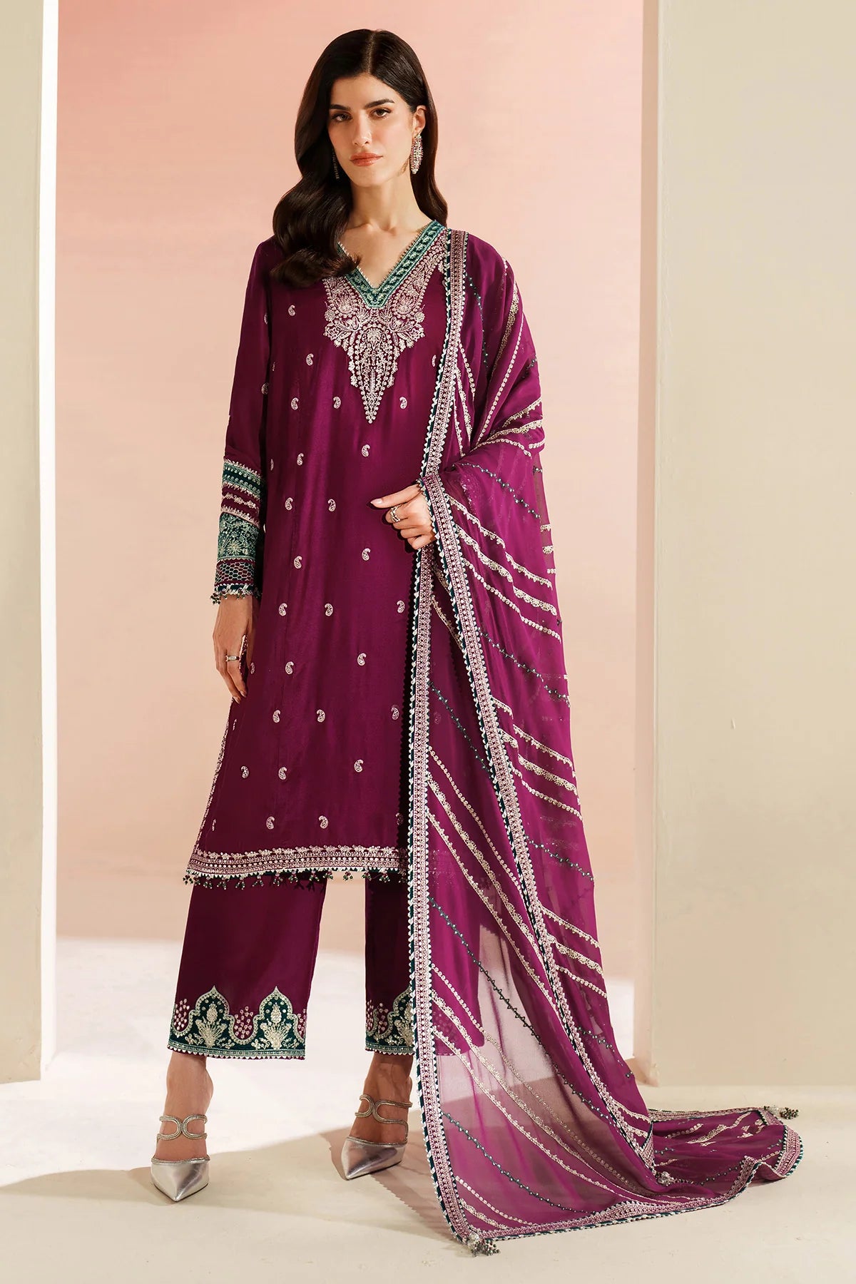 JZ-VVF-D6-0 | EMBROIDERED VELVET FORMAL | Jazmin