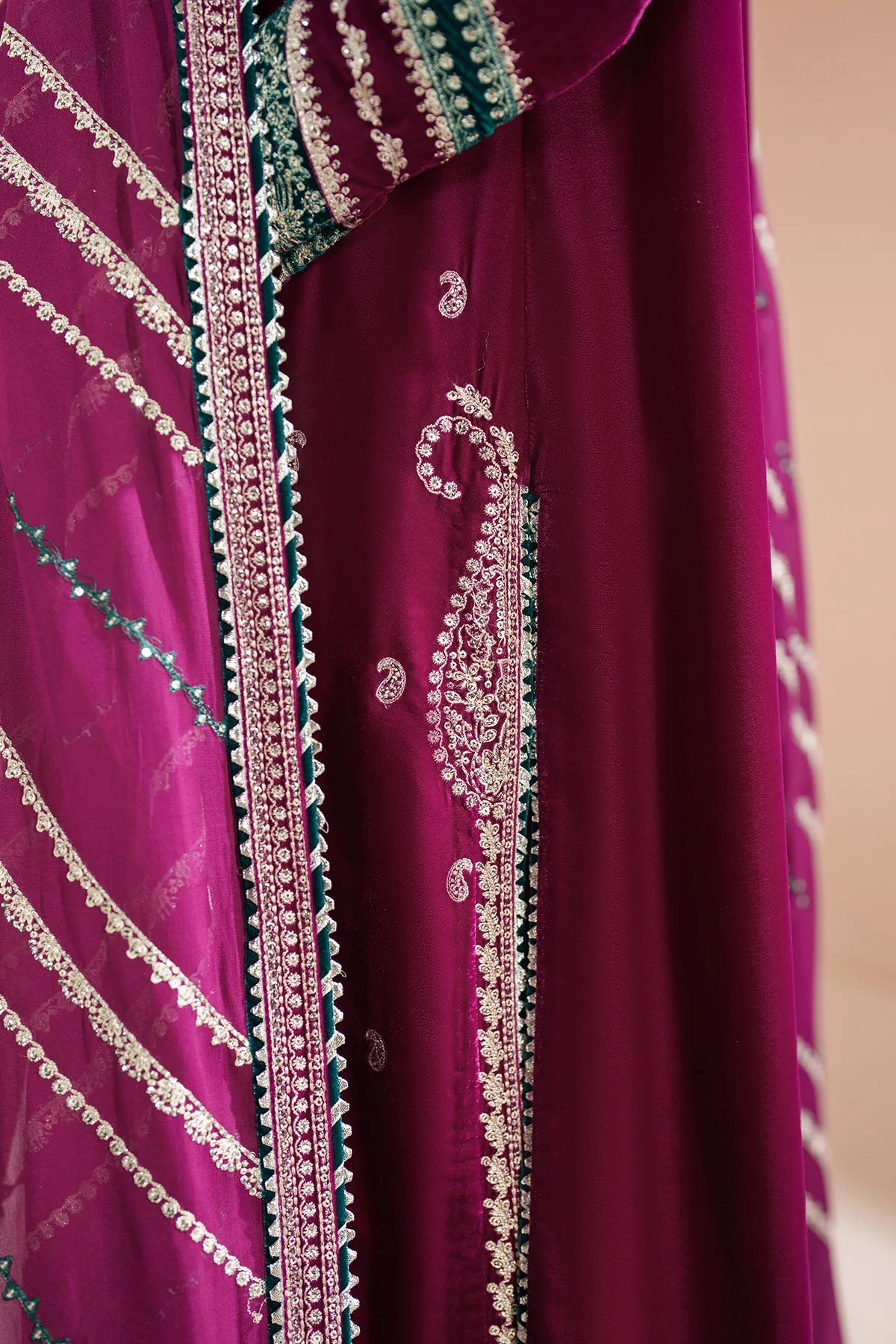 JZ-VVF-D6-0 | EMBROIDERED VELVET FORMAL | Jazmin
