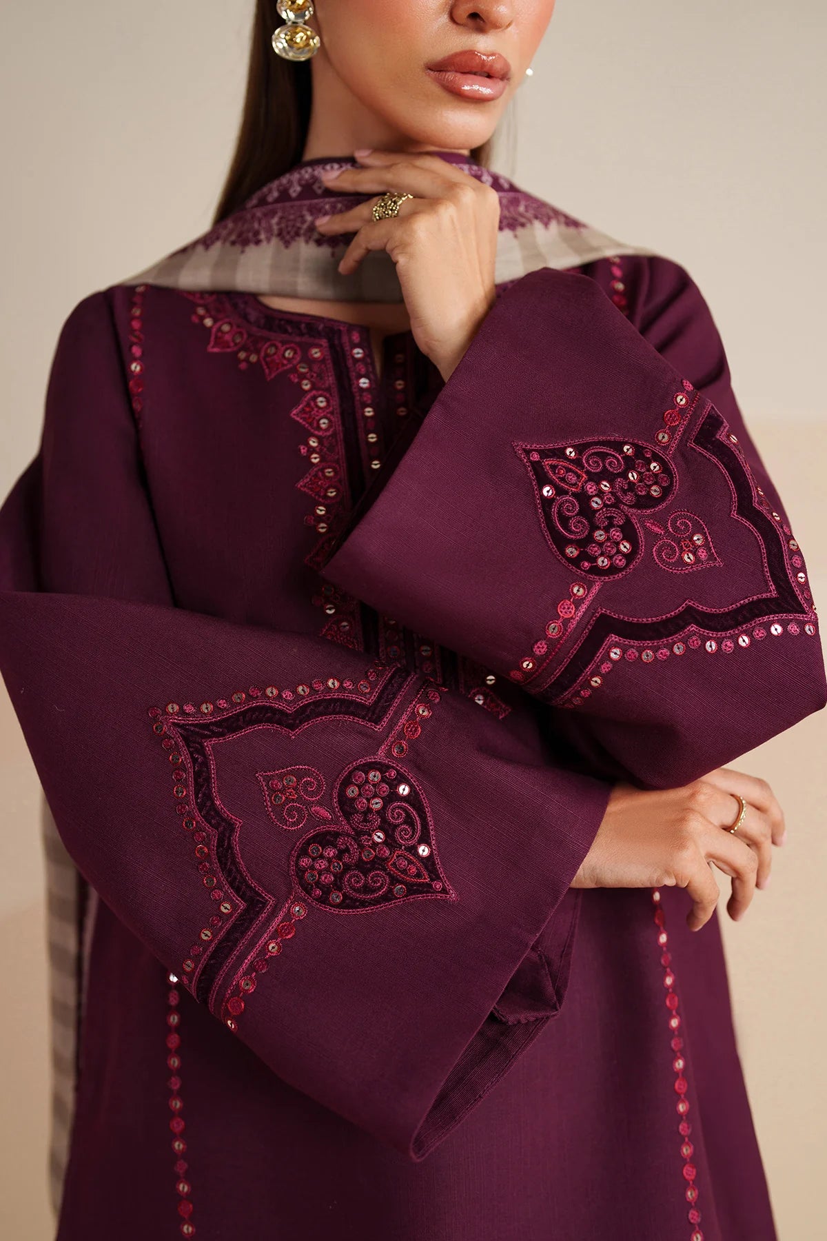 JZ-UW-D0220-0 | EMBROIDERED KHADDAR | Jazmin