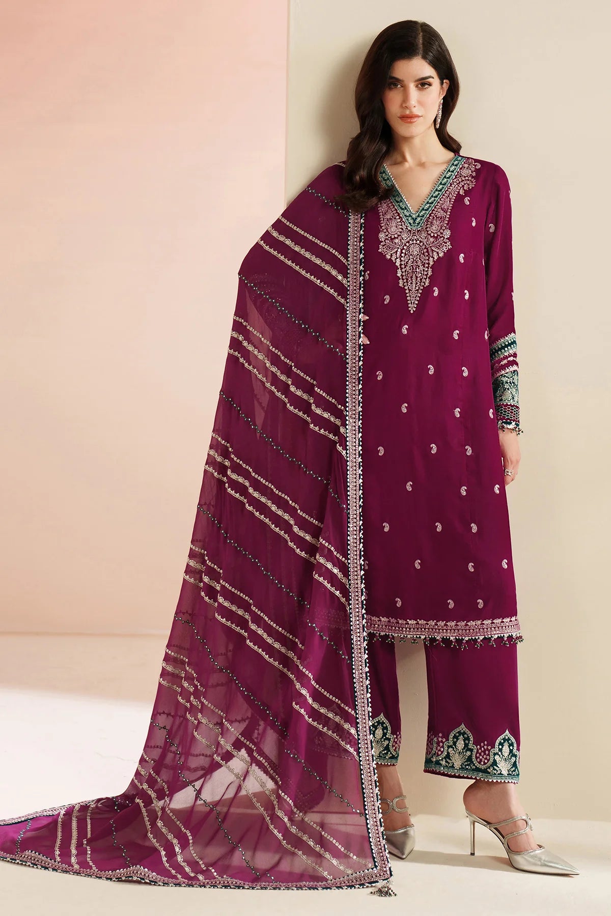 JZ-VVF-D6-0 | EMBROIDERED VELVET FORMAL | Jazmin