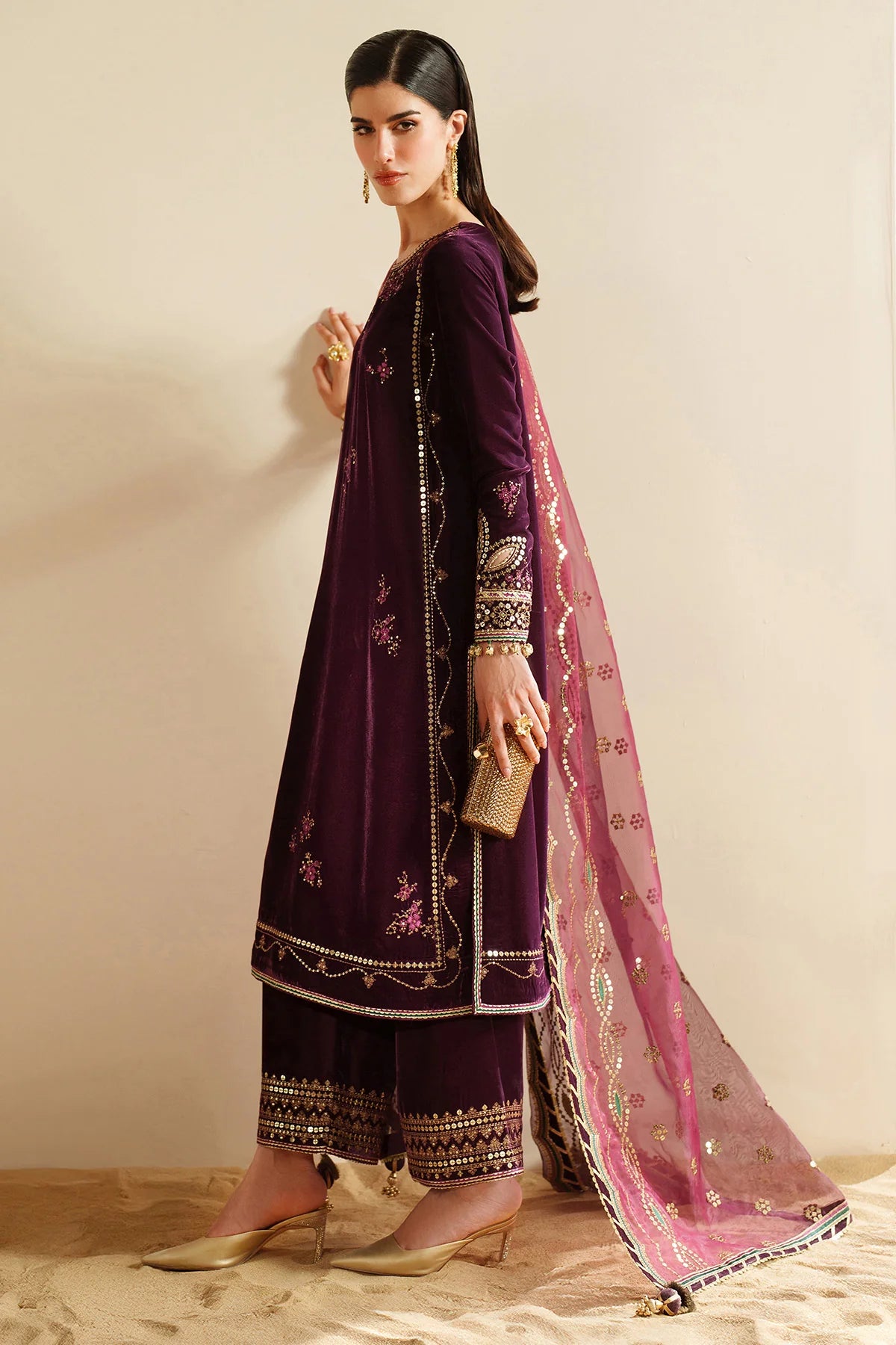 JZ-VVF-D4-0 | EMBROIDERED VELVET FORMAL | Jazmin