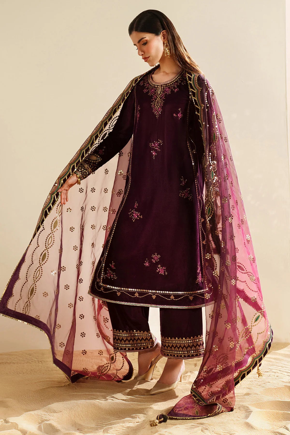 JZ-VVF-D4-0 | EMBROIDERED VELVET FORMAL | Jazmin