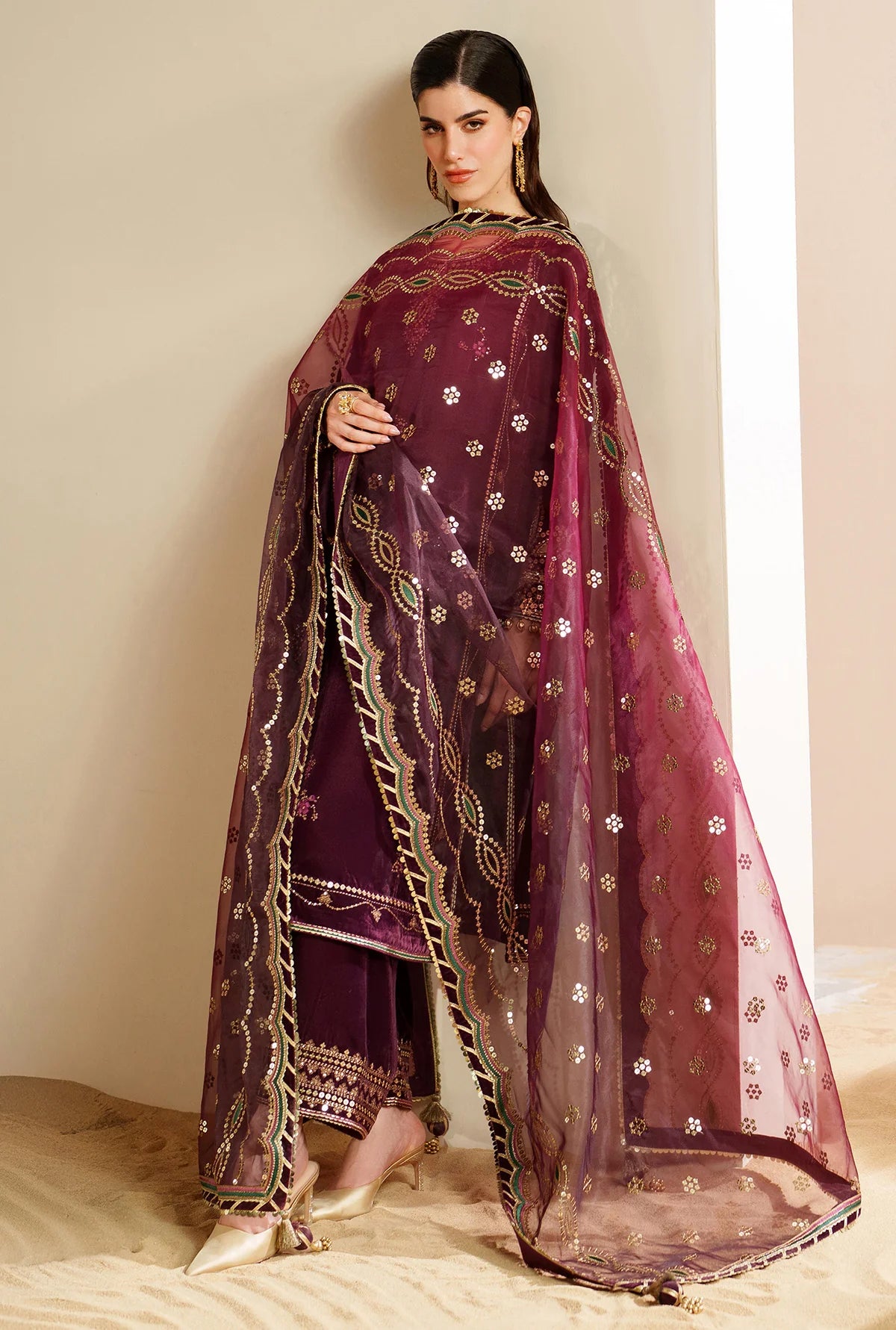JZ-VVF-D4-0 | EMBROIDERED VELVET FORMAL | Jazmin