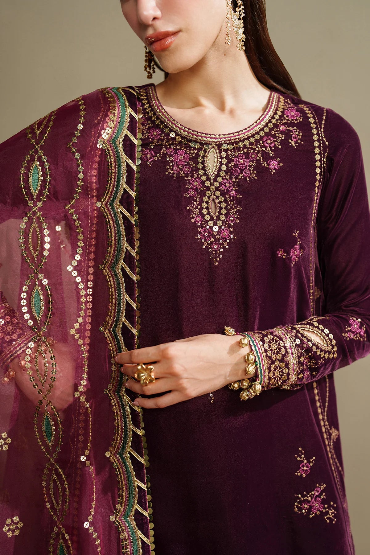 JZ-VVF-D4-0 | EMBROIDERED VELVET FORMAL | Jazmin
