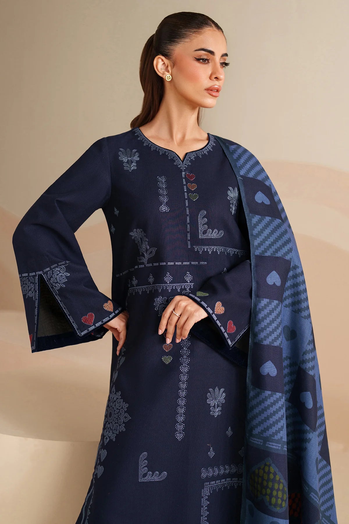 JZ-UW-D0229-0 | EMBROIDERED KHADDAR | Jazmin