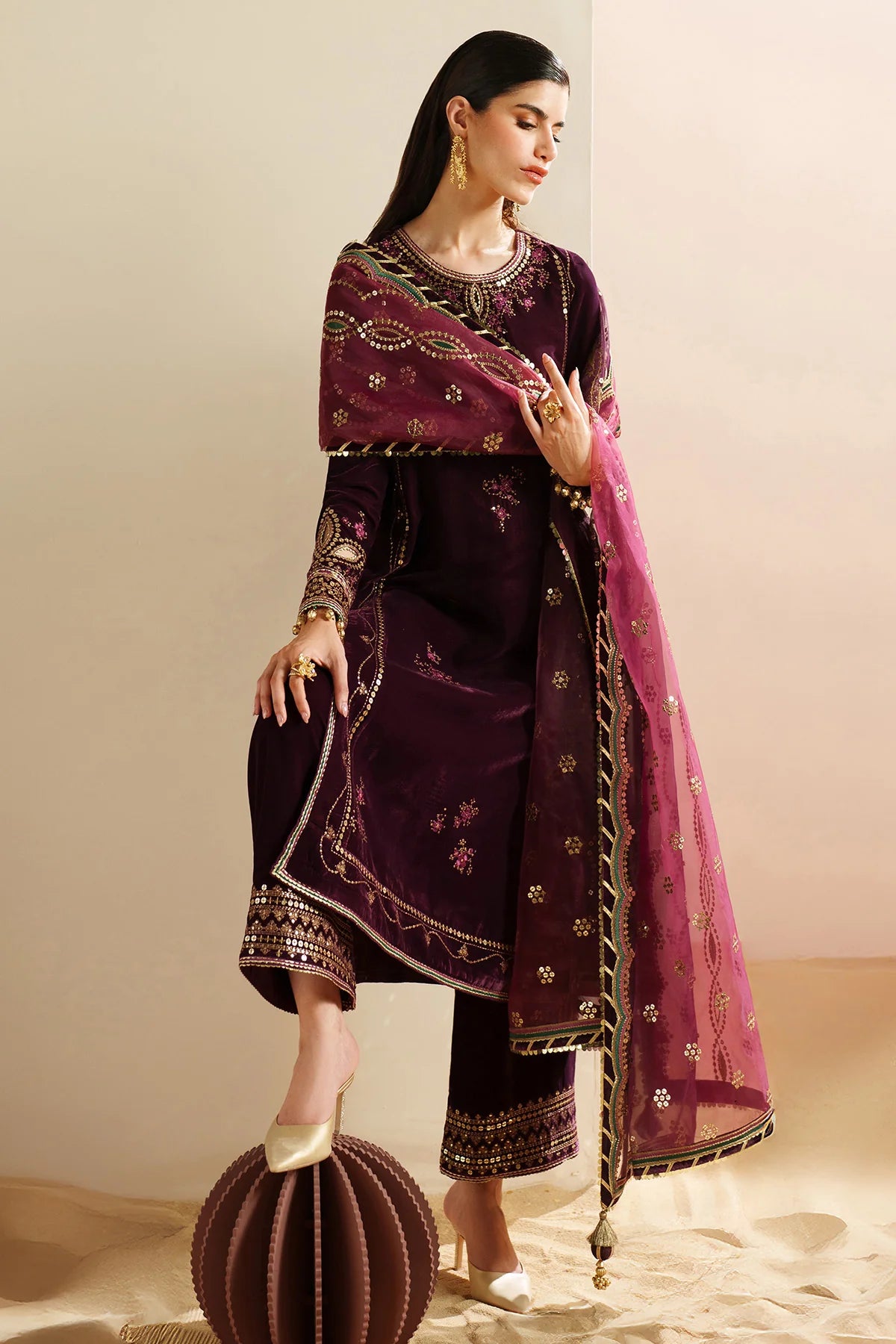 JZ-VVF-D4-0 | EMBROIDERED VELVET FORMAL | Jazmin