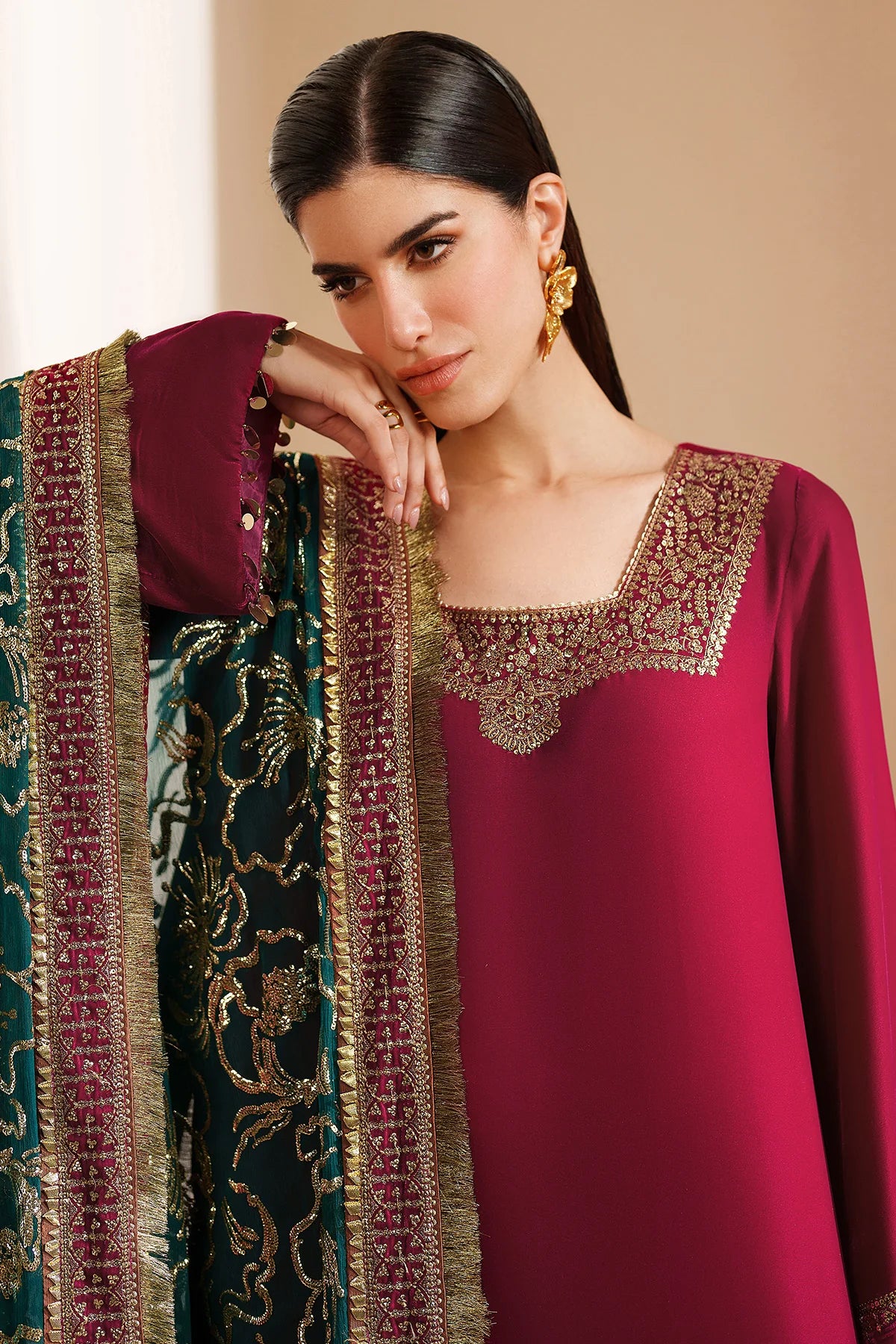 JZ-VVF-D9-0 | EMBROIDERED VELVET FORMAL | Jazmin