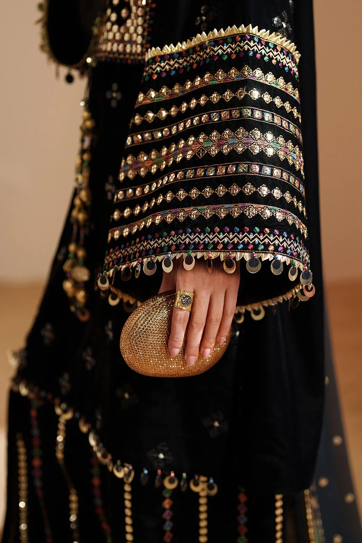 JZ-VVF-D5-0 | EMBROIDERED VELVET FORMAL | Jazmin