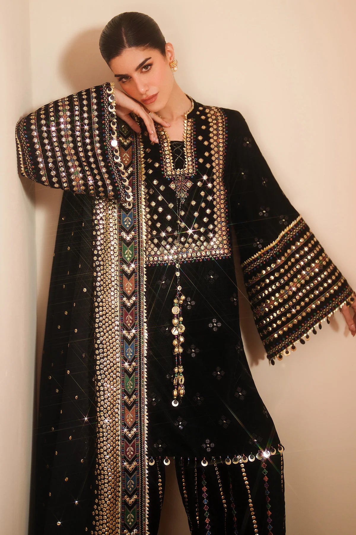 JZ-VVF-D5-0 | EMBROIDERED VELVET FORMAL | Jazmin