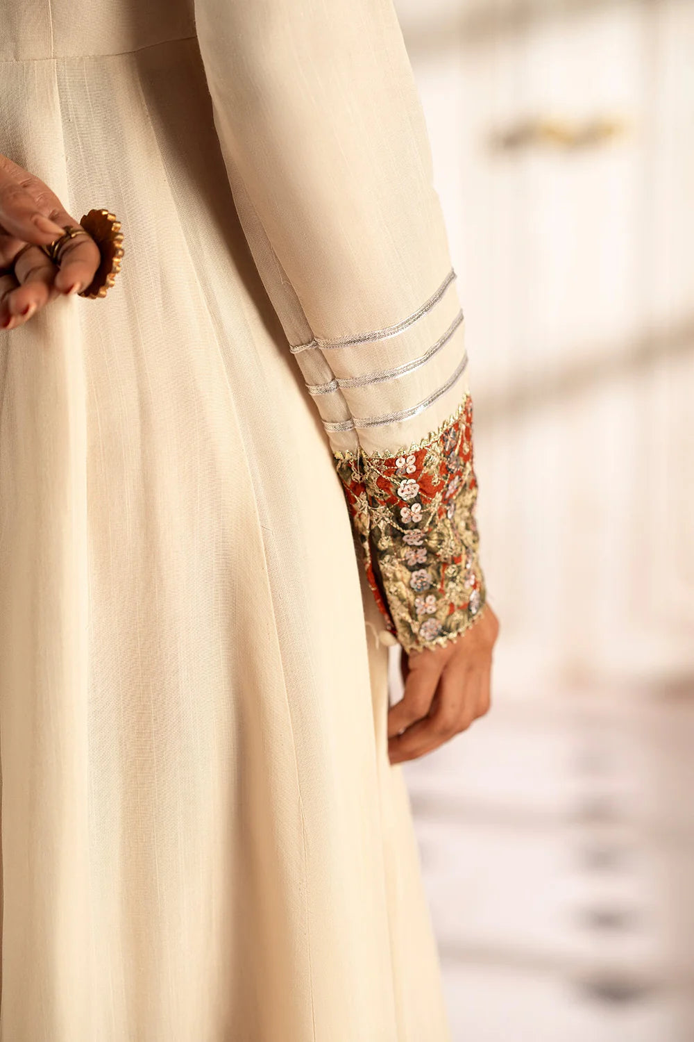 OFF WHITE | E0775/104/002 | BOUTIQUE COLLECTIONS| ETHNC