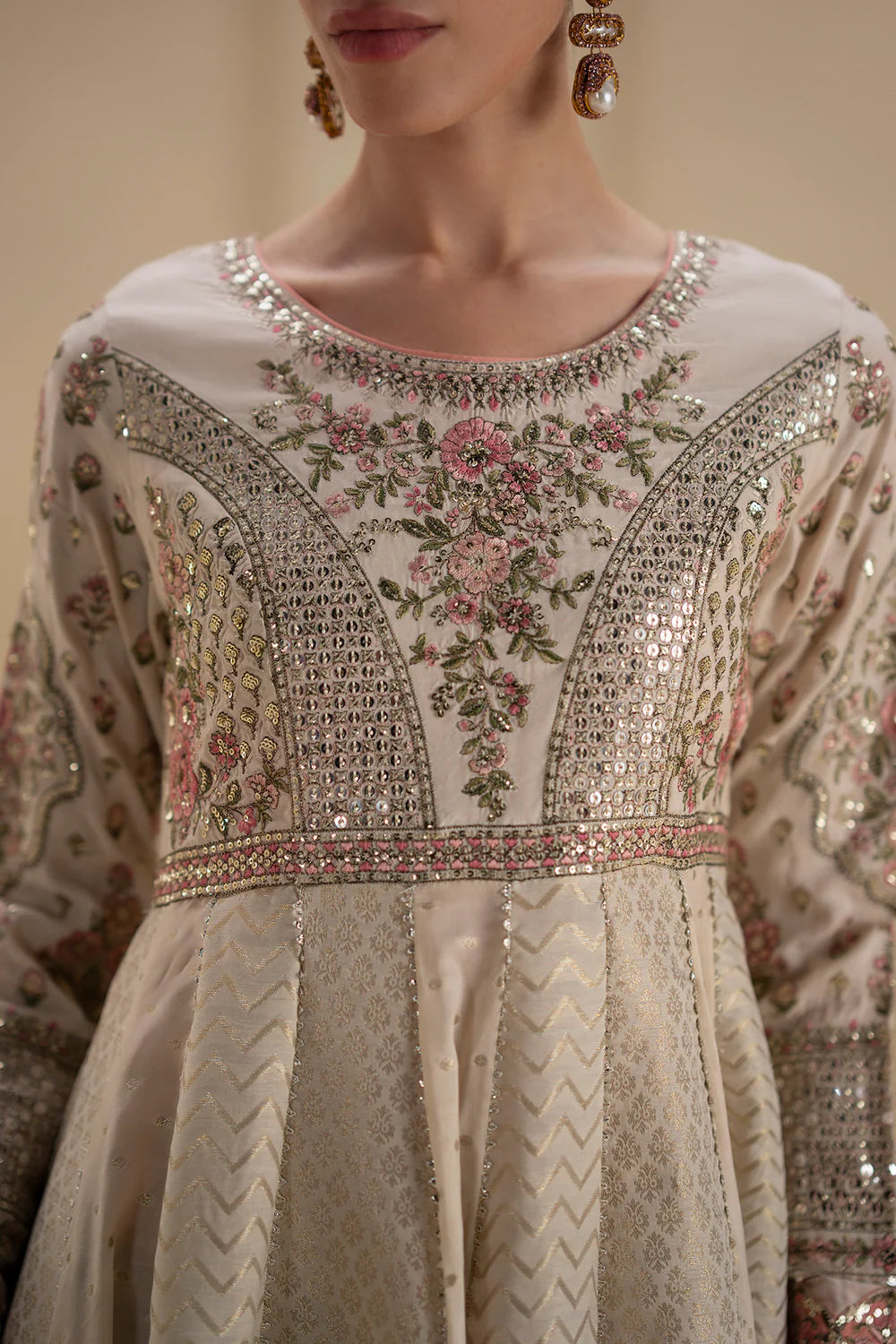 OFF WHITE | E0846/104/002 | Winter '25 | Ethnc