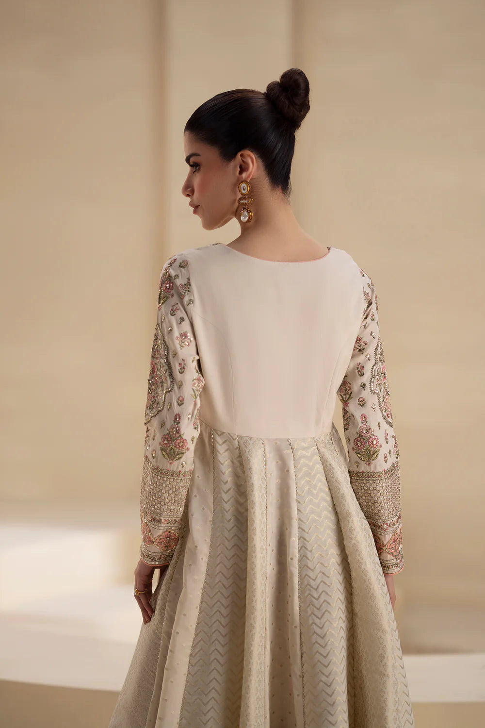 OFF WHITE | E0846/104/002 | Winter '25 | Ethnc