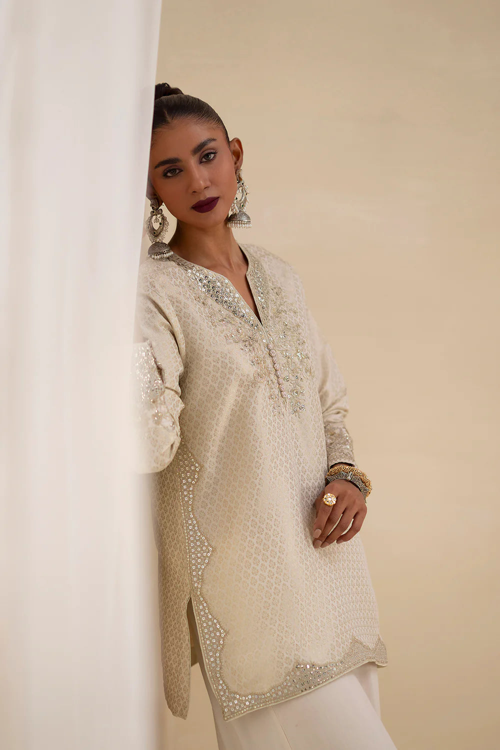 ANTIQUE WHITE | E0904/104/006 | Winter '25 | Ethnc