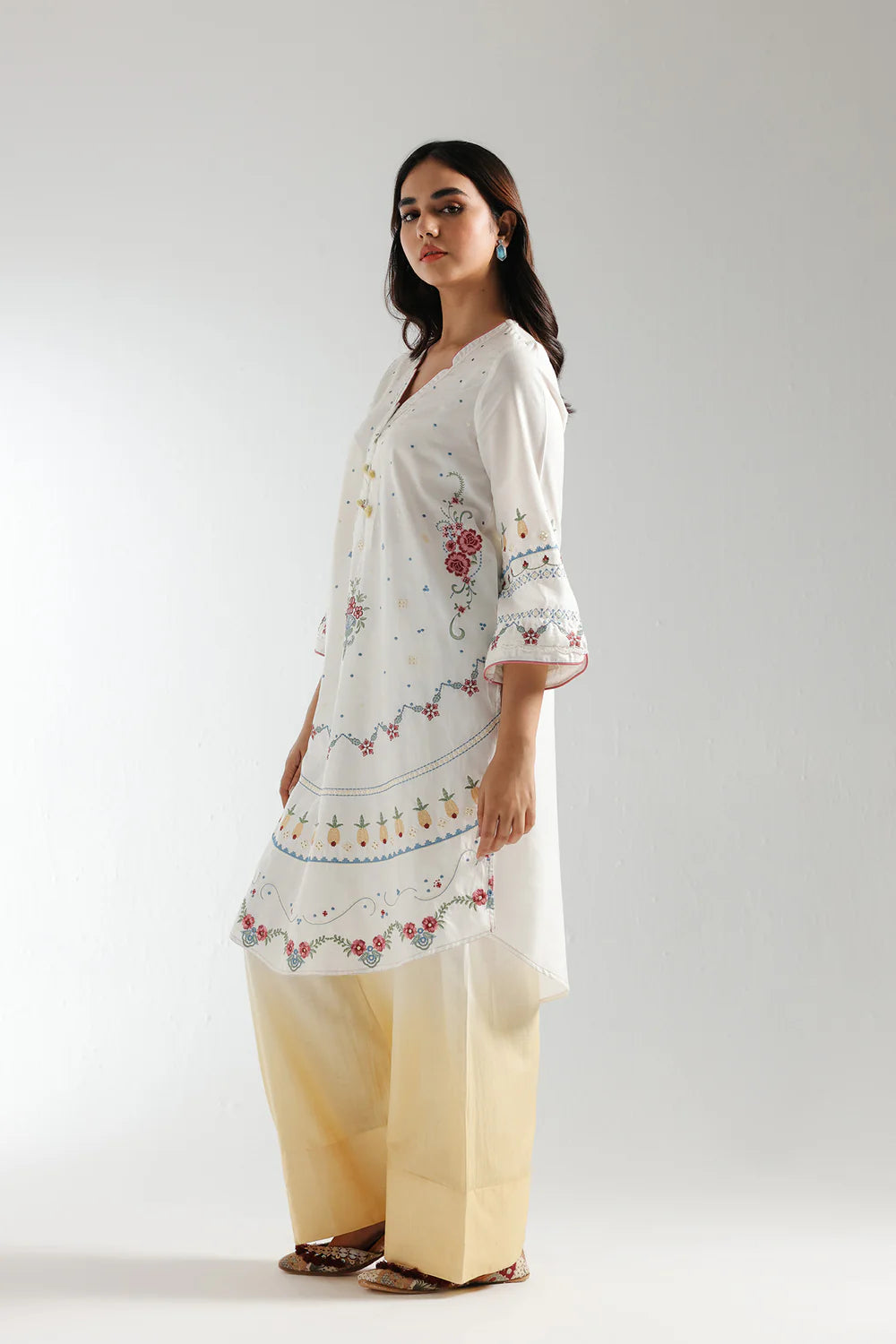 OFF WHITE | E2976/103/003 | Ethnc (RTS)