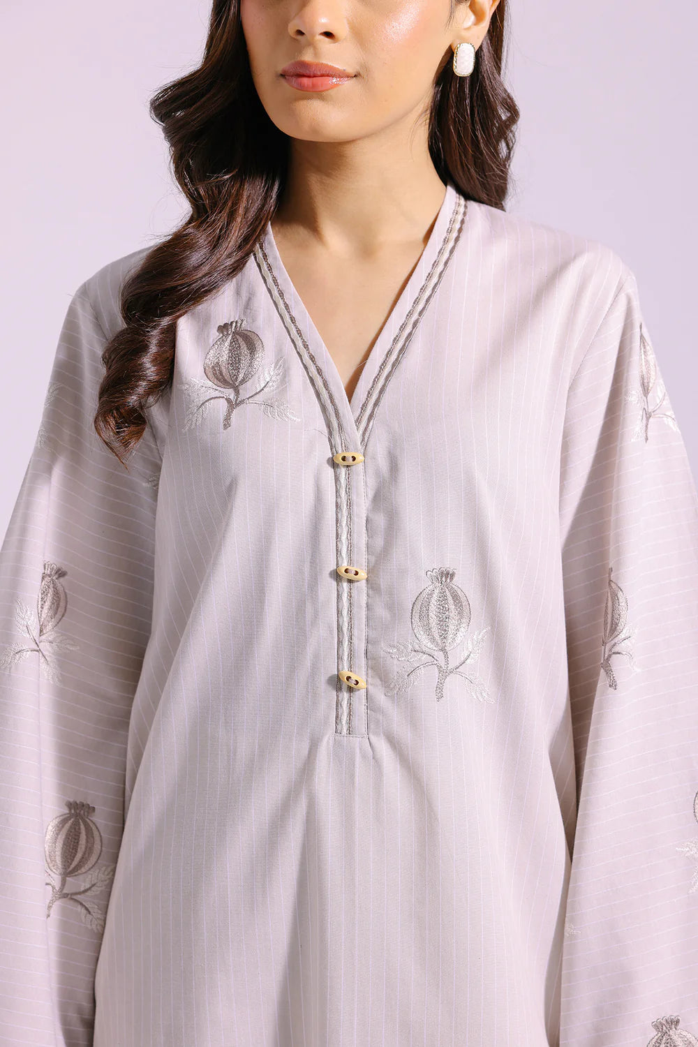 BEIGE | E4039/102/112 | Ethnc (RTS)
