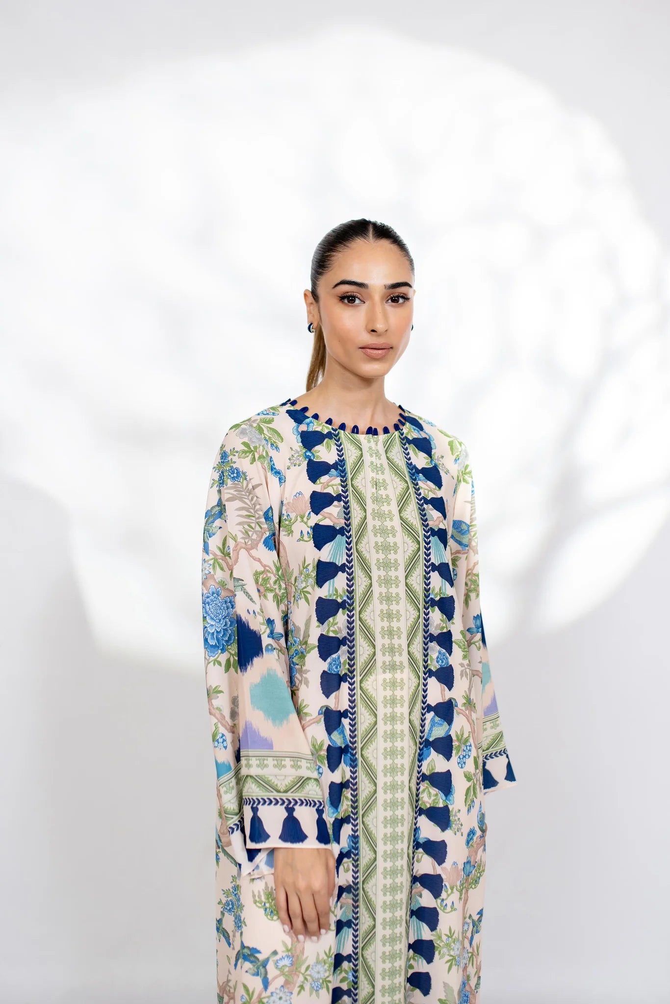 Emerino (B) | BARAÉ KHANOM