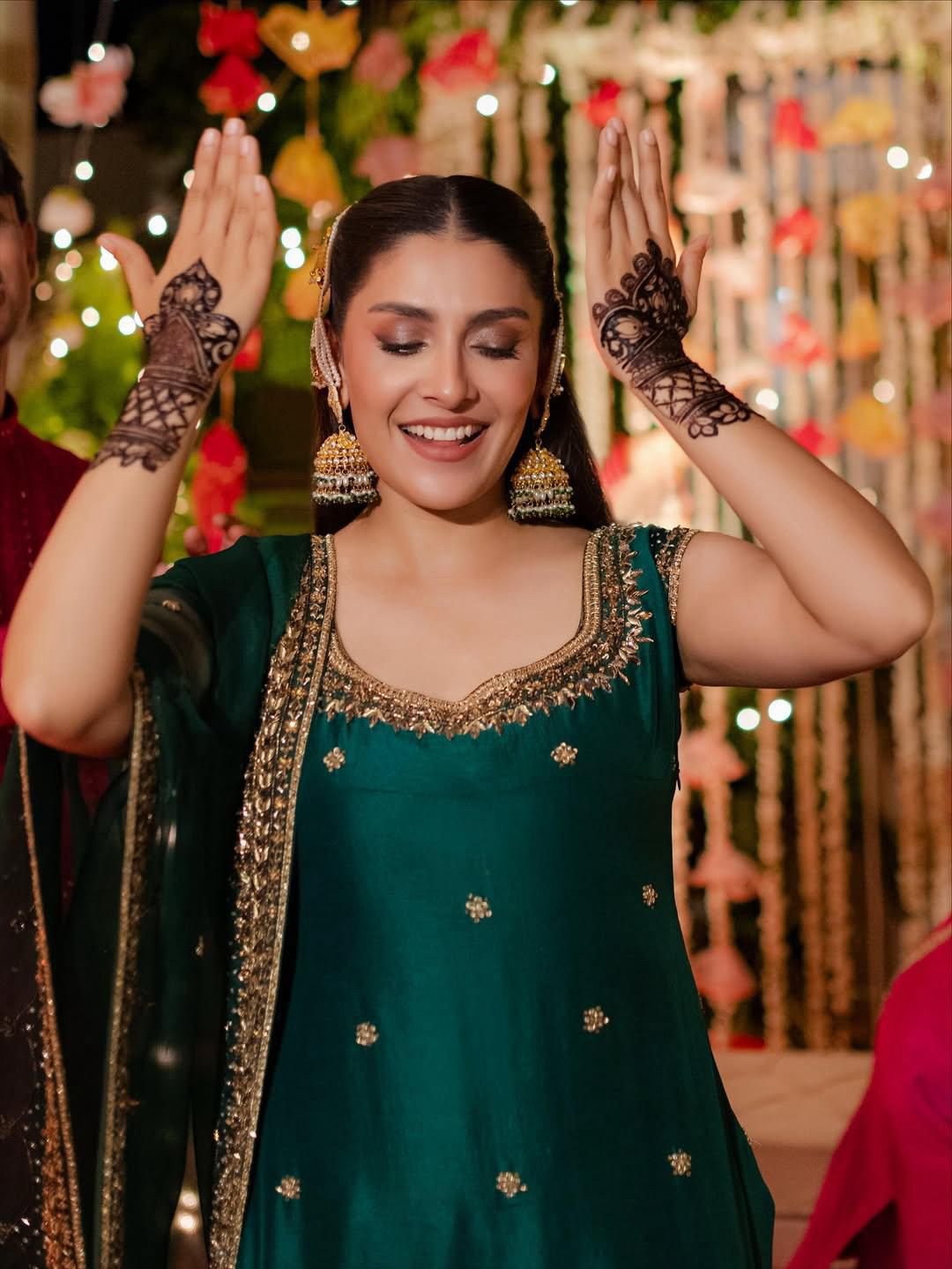 Emerald- Ayeza Khan | Wajahat Mansoor