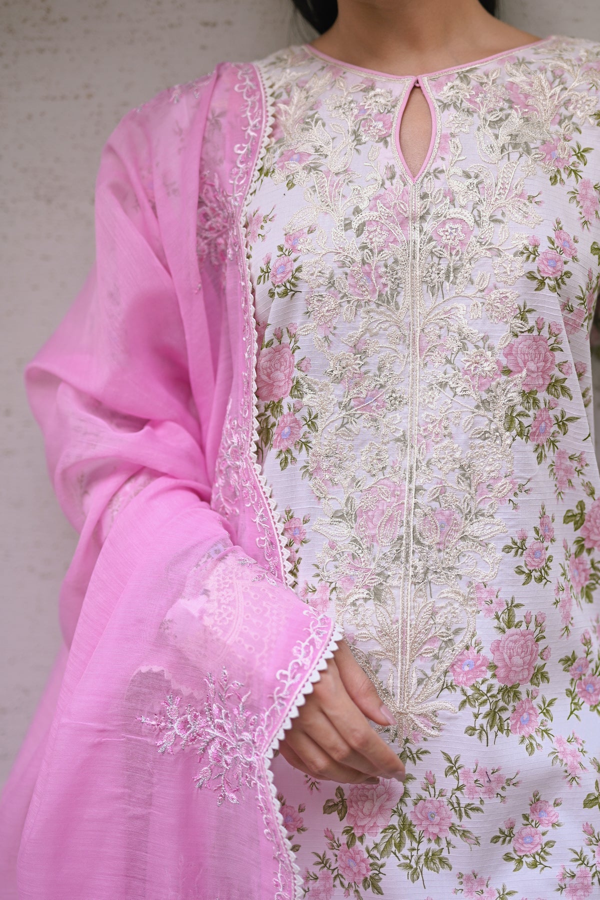 IVORY GARDEN LUXURY PRINTED EMBROIDERED LAWN SET (NEL-25621) | ZAIB