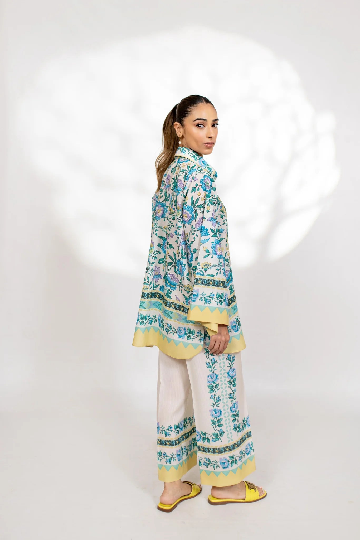 Willow (B) | BARAÉ KHANOM