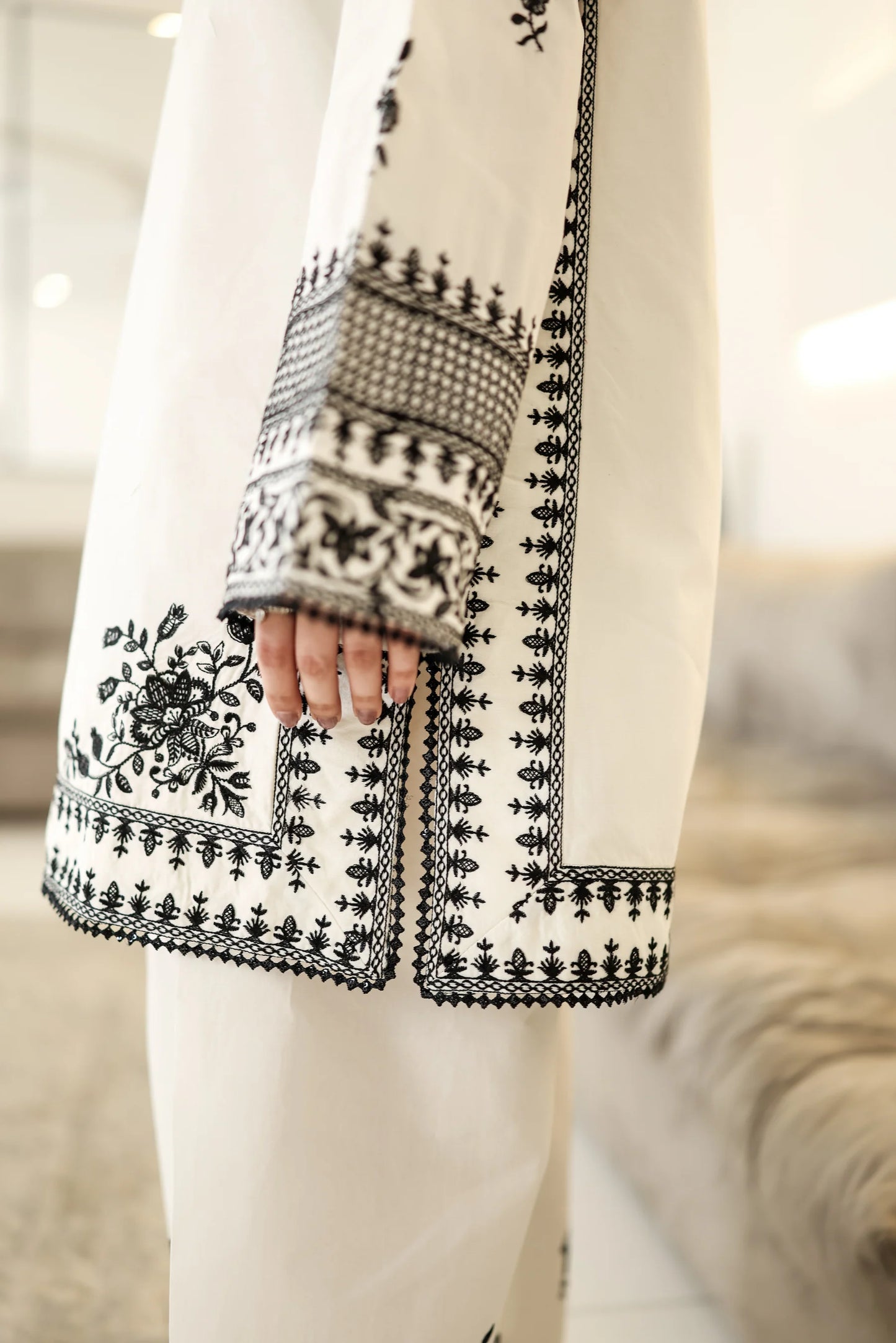 OFF-WHITE & BLACK LUXURY EMBROIDERED FARSHI SET (NPA2-25302) | ZAIB