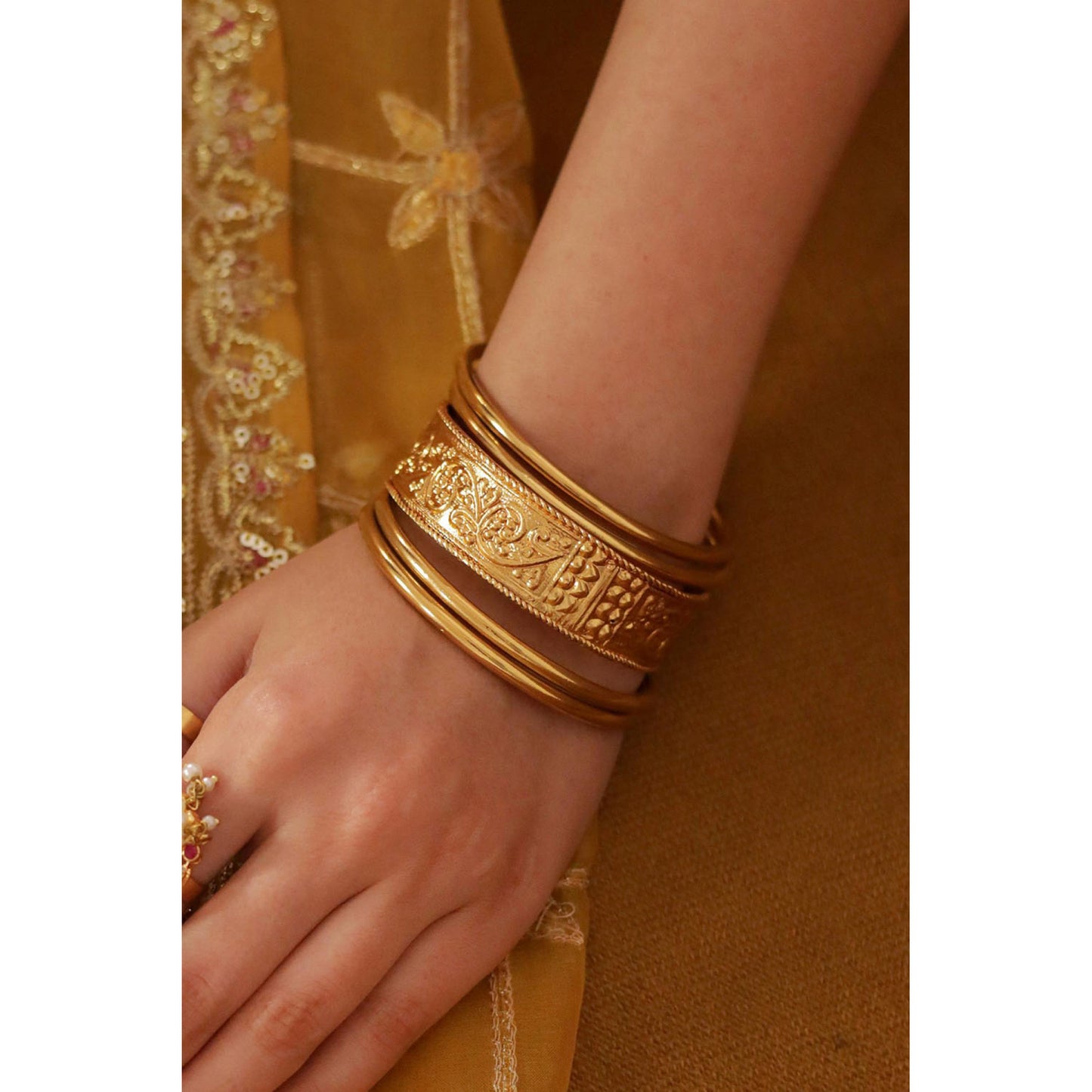 NIKASH (BANGLE) | DYOT | JEWELRY