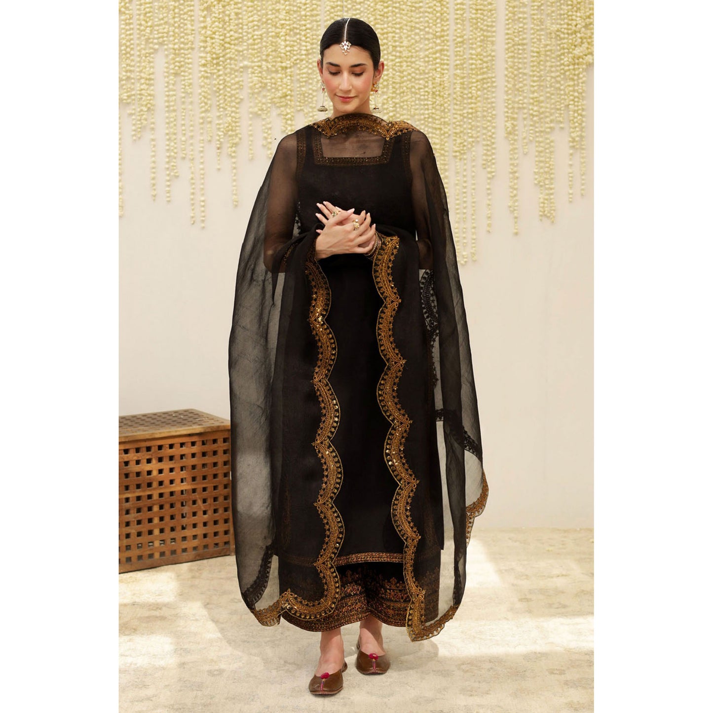 BLACK OUTFIT | DYOT | BARI EID' 25