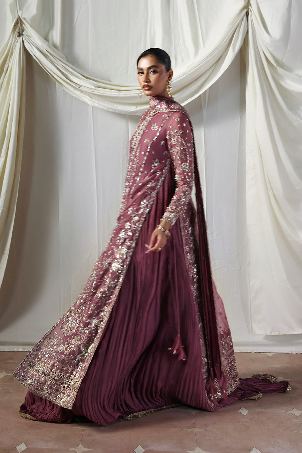 ISOLDE | LUMENE FESTIVE ' 25/26 | SORAYA