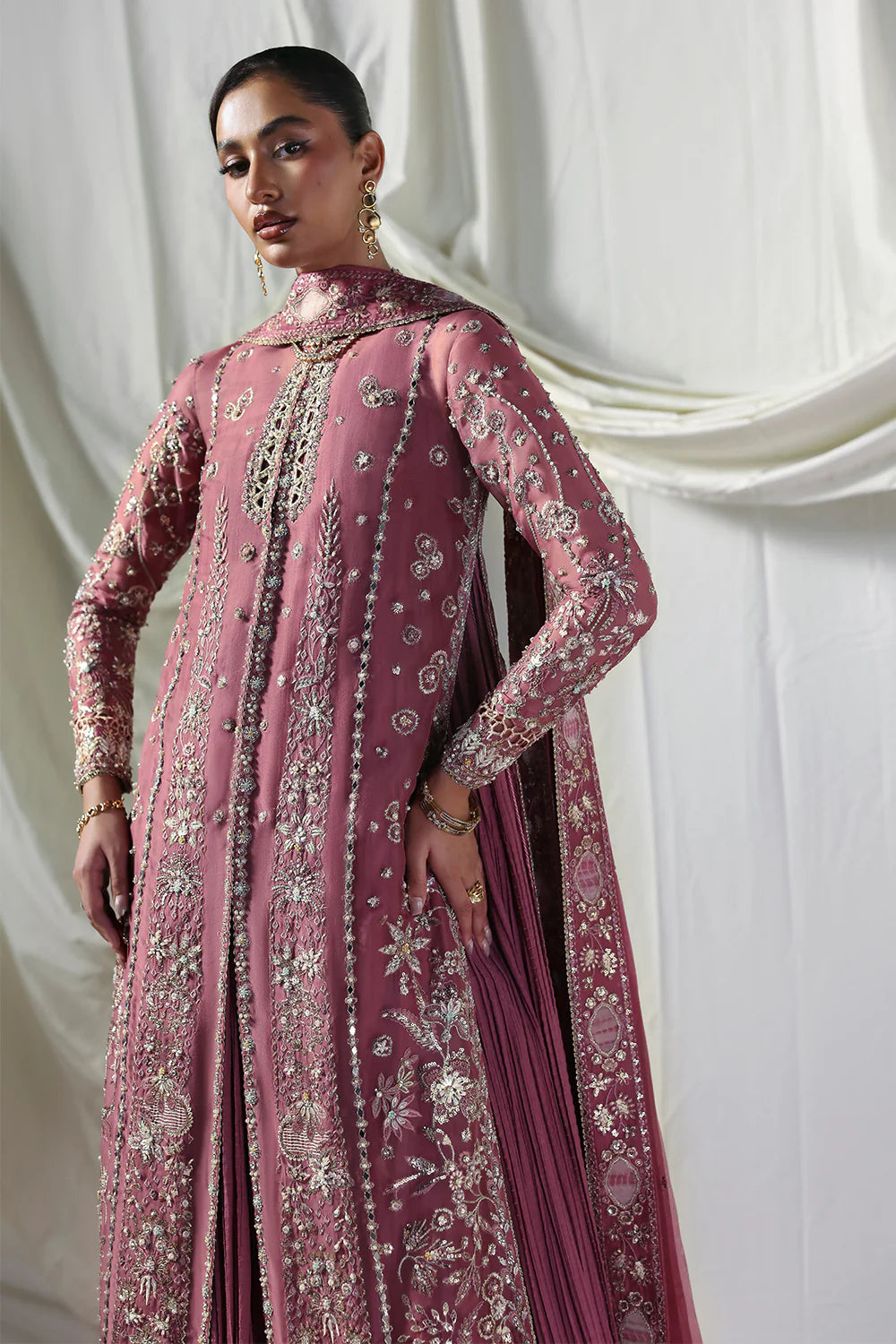 ISOLDE | LUMENE FESTIVE ' 25/26 | SORAYA