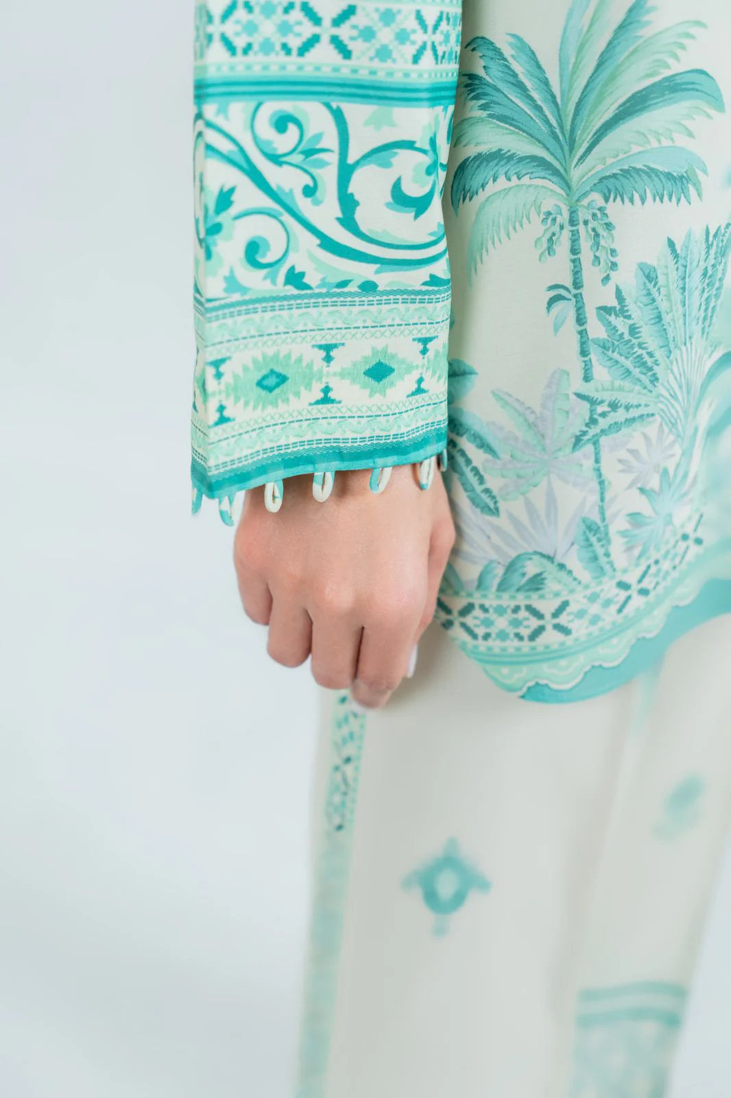 Rita (A) | BARAÉ KHANOM