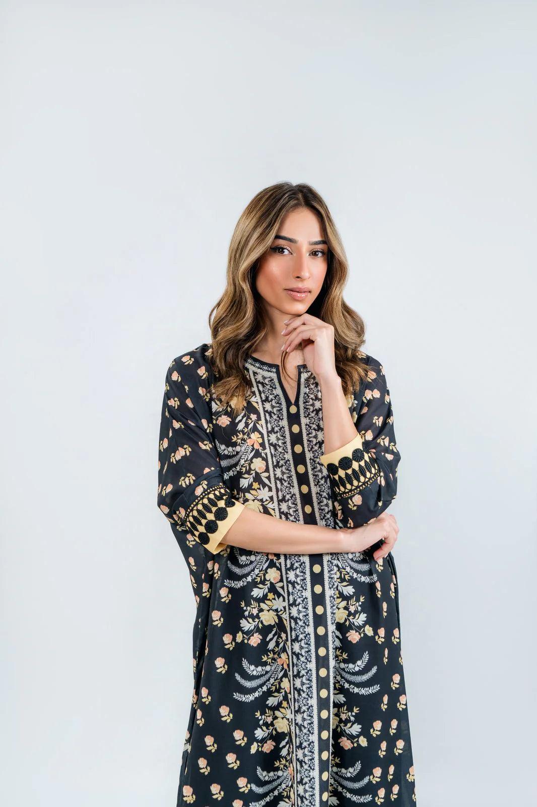 Neda (A) | BARAÉ KHANOM