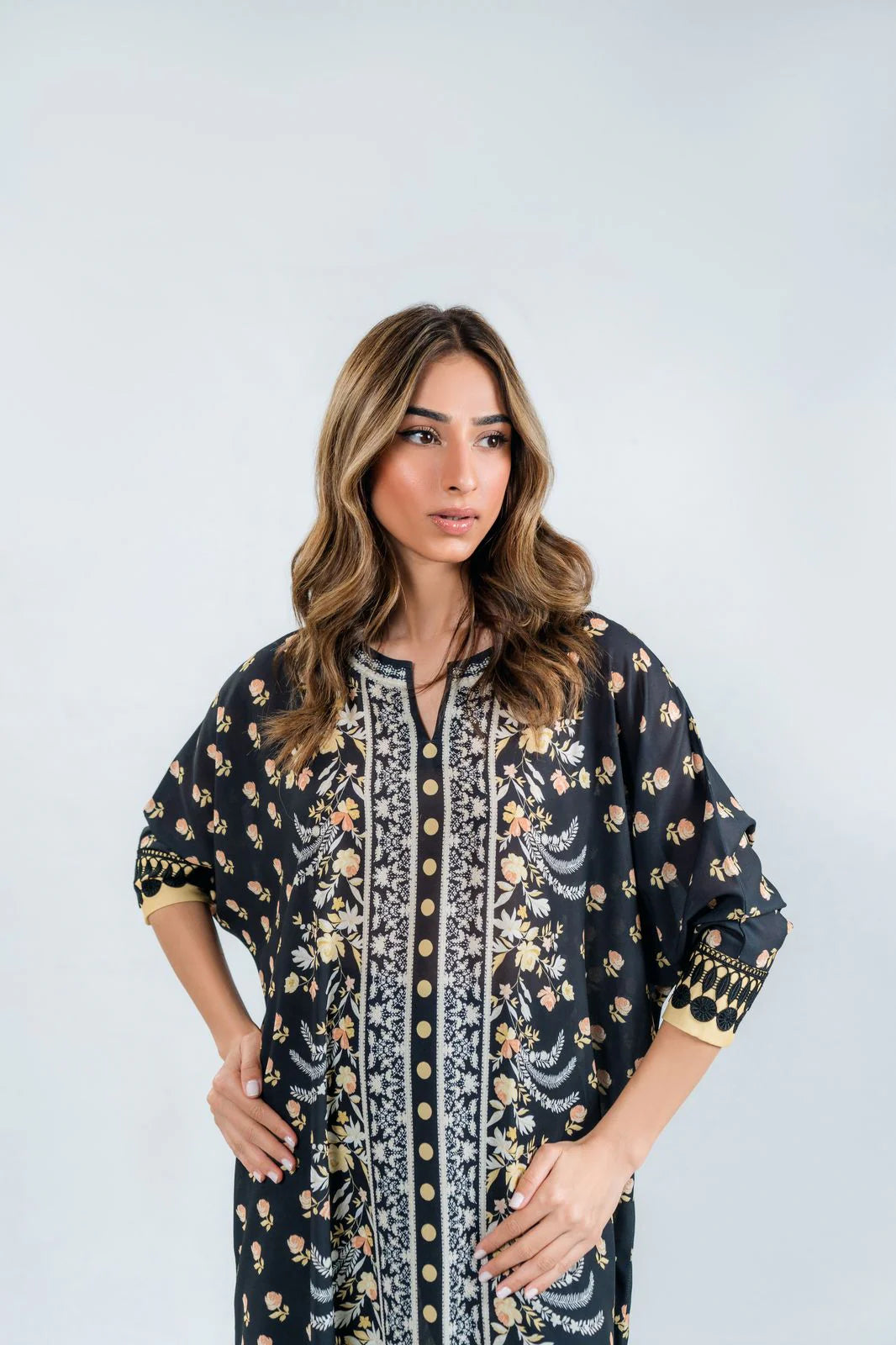 Neda (A) | BARAÉ KHANOM