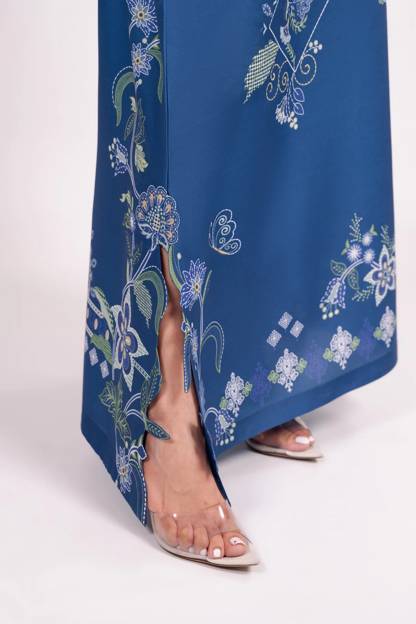 Haya B | BARAÉ KHANOM