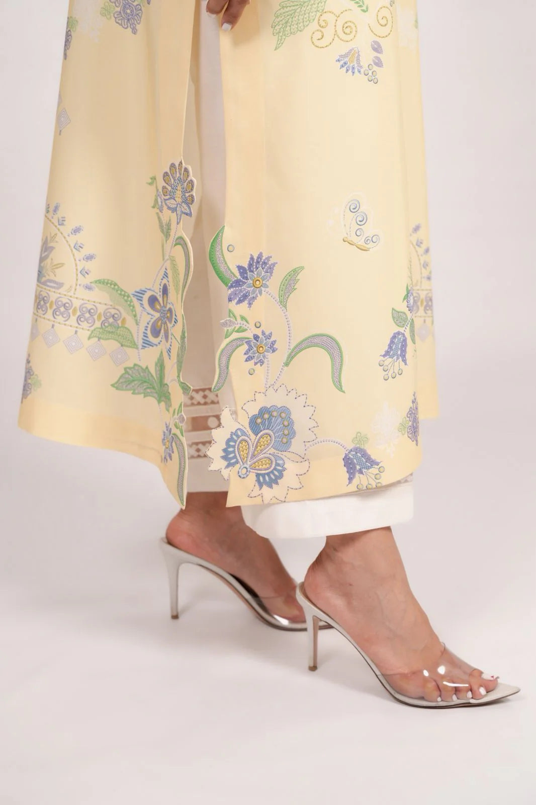 Afshin B | BARAÉ KHANOM