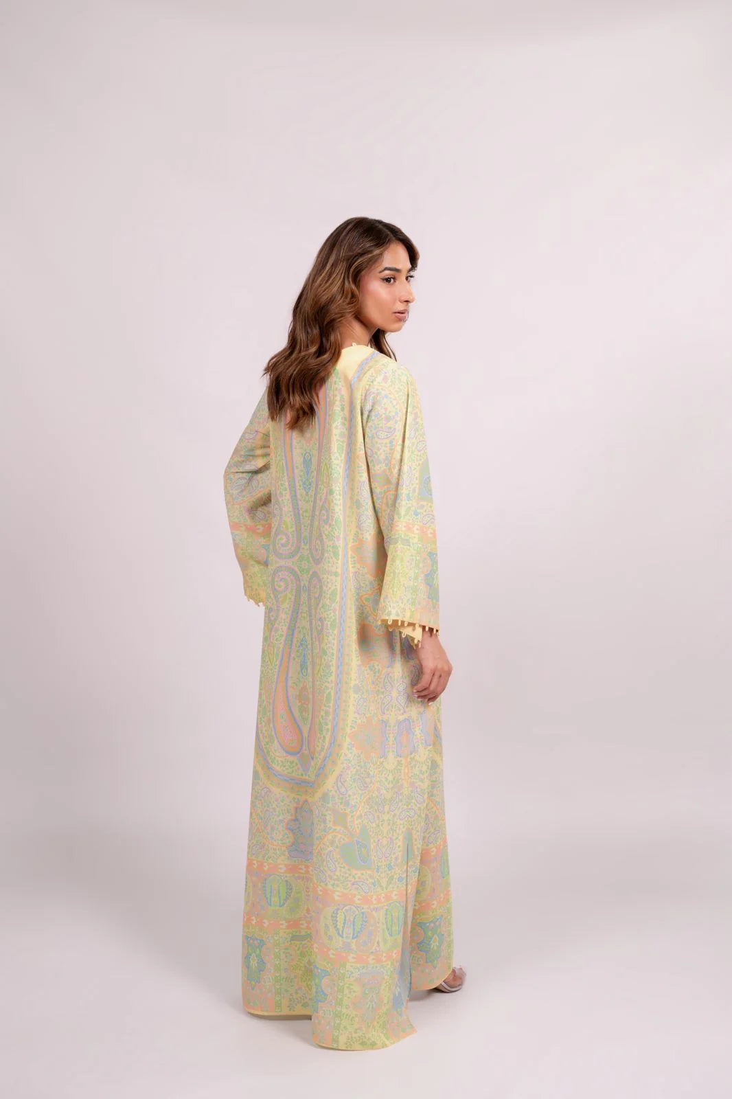 Roya A | BARAÉ KHANOM